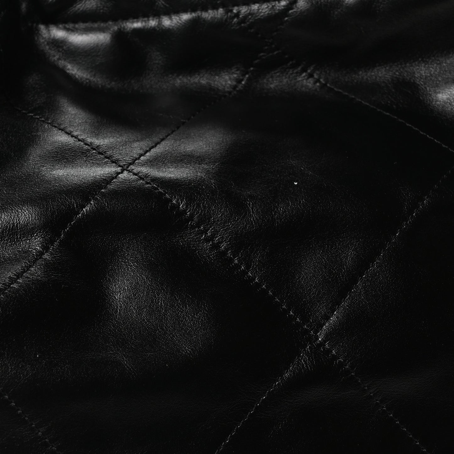Shiny Calfskin Quilted Chanel 22 Black