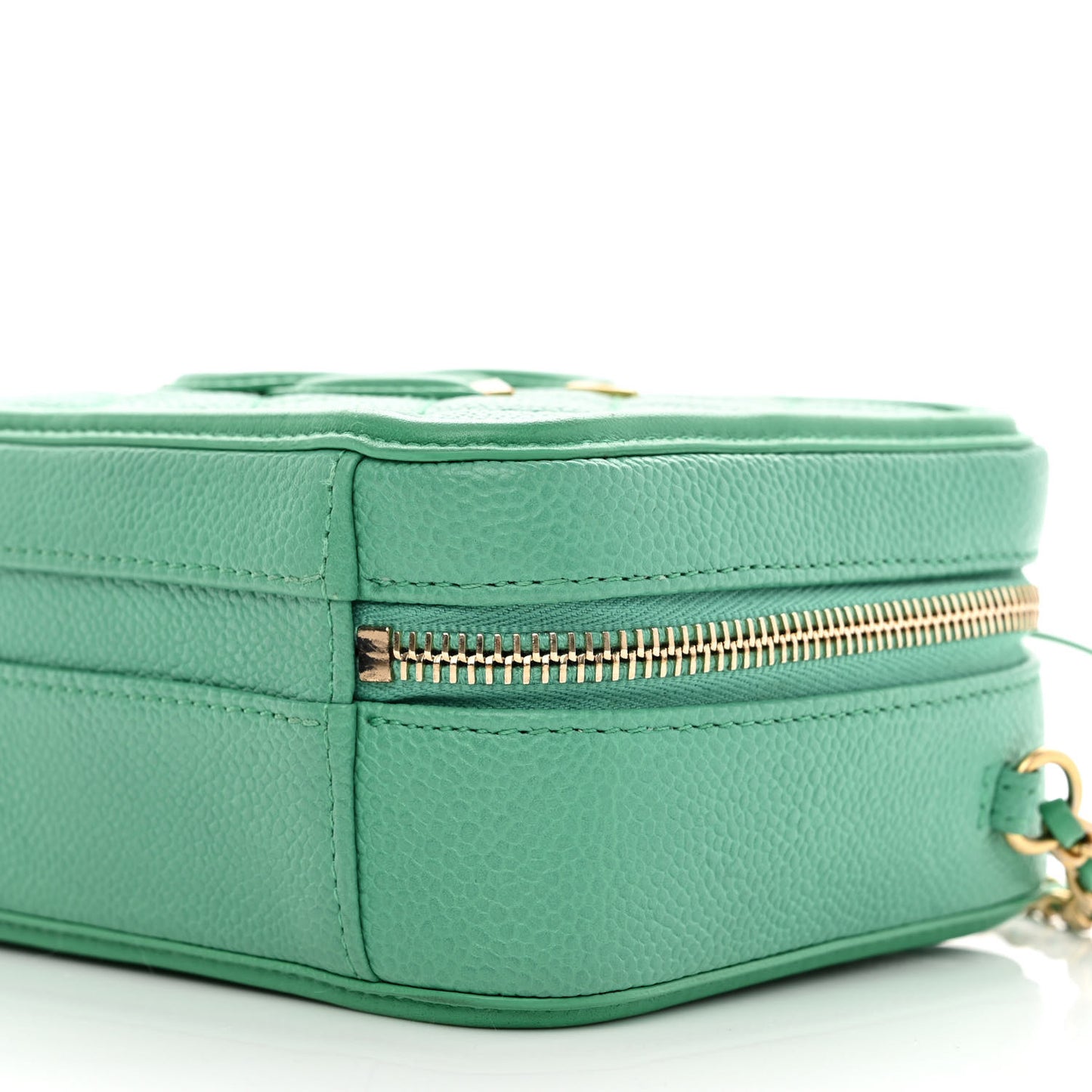 Caviar Quilted Small CC Filigree Vanity Case Green