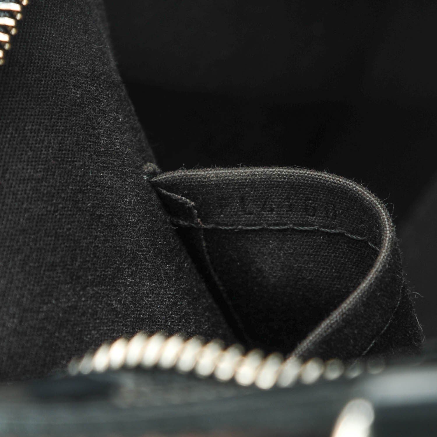 Louis Vuitton Epi Brea MM Black 7 of 7
