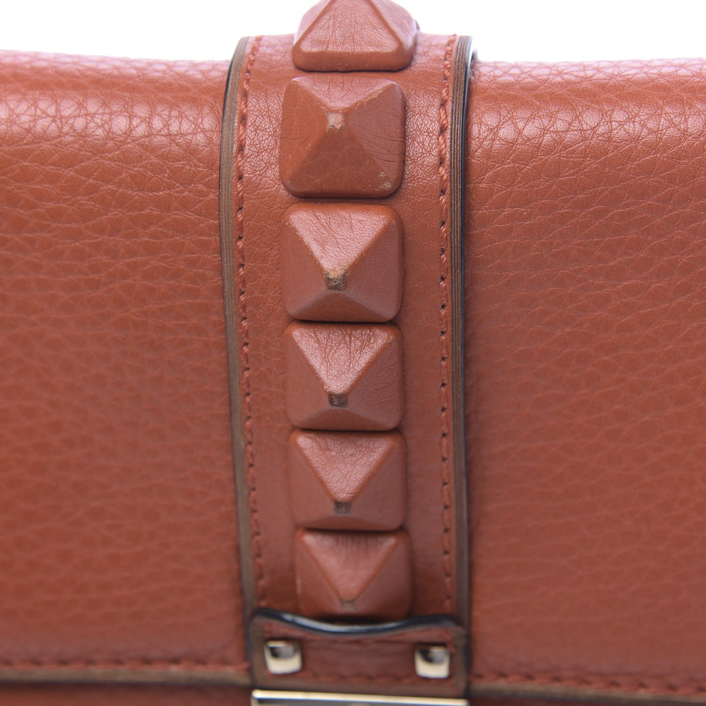 Pebbled Calfskin Monochrome Medium Glam Lock Rockstud Flap English Red