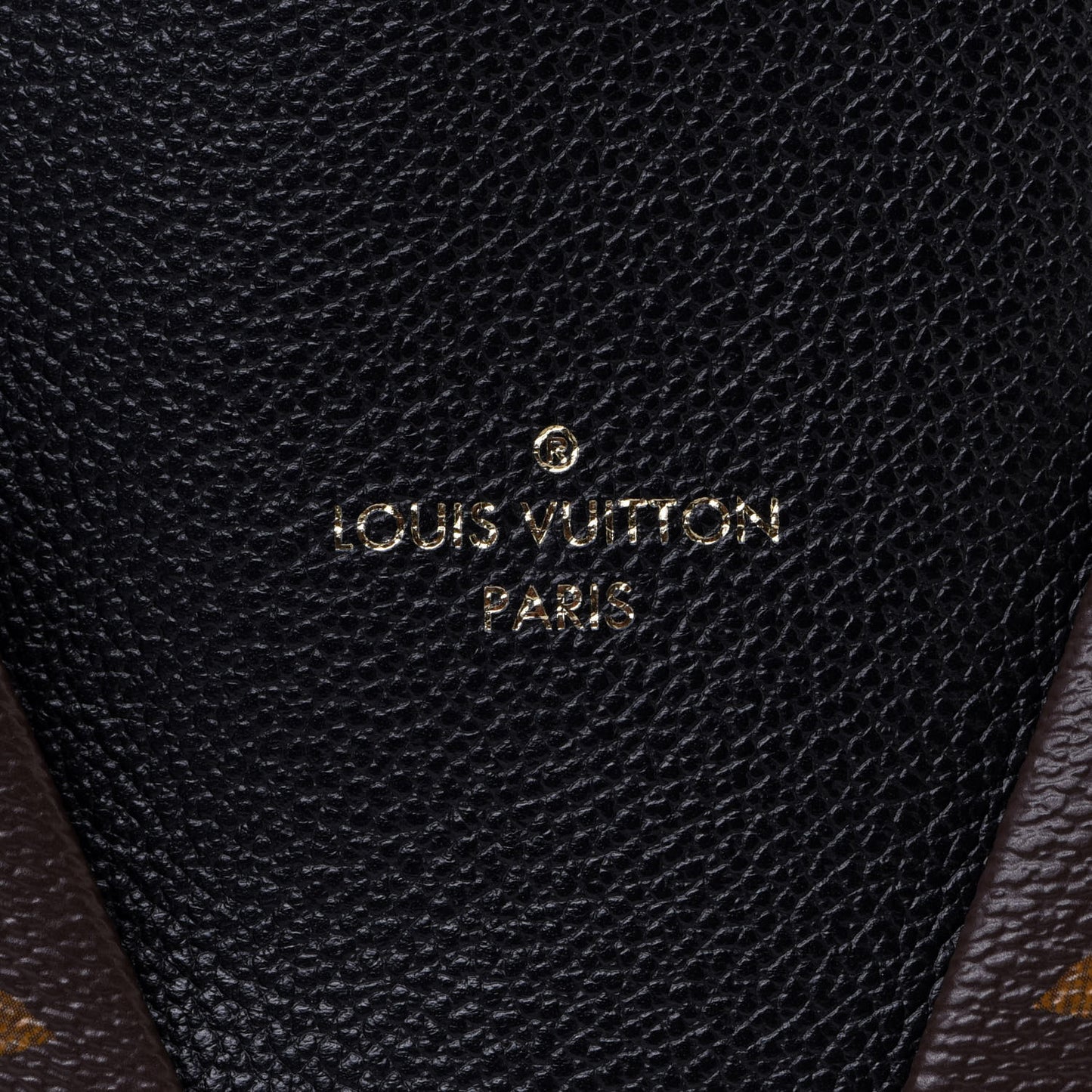 Monogram V Tote MM Black