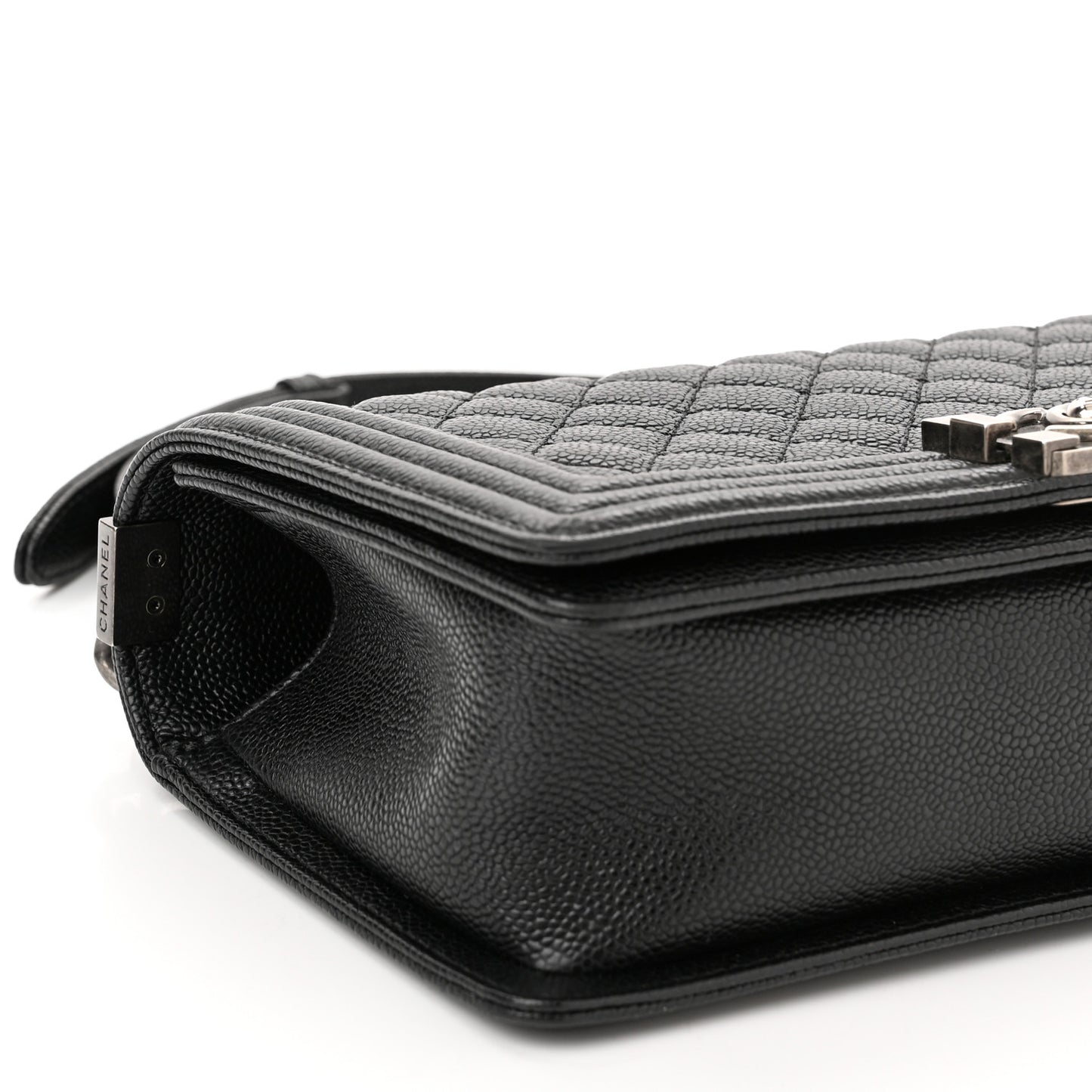 Caviar Quilted Medium Boy Flap Black