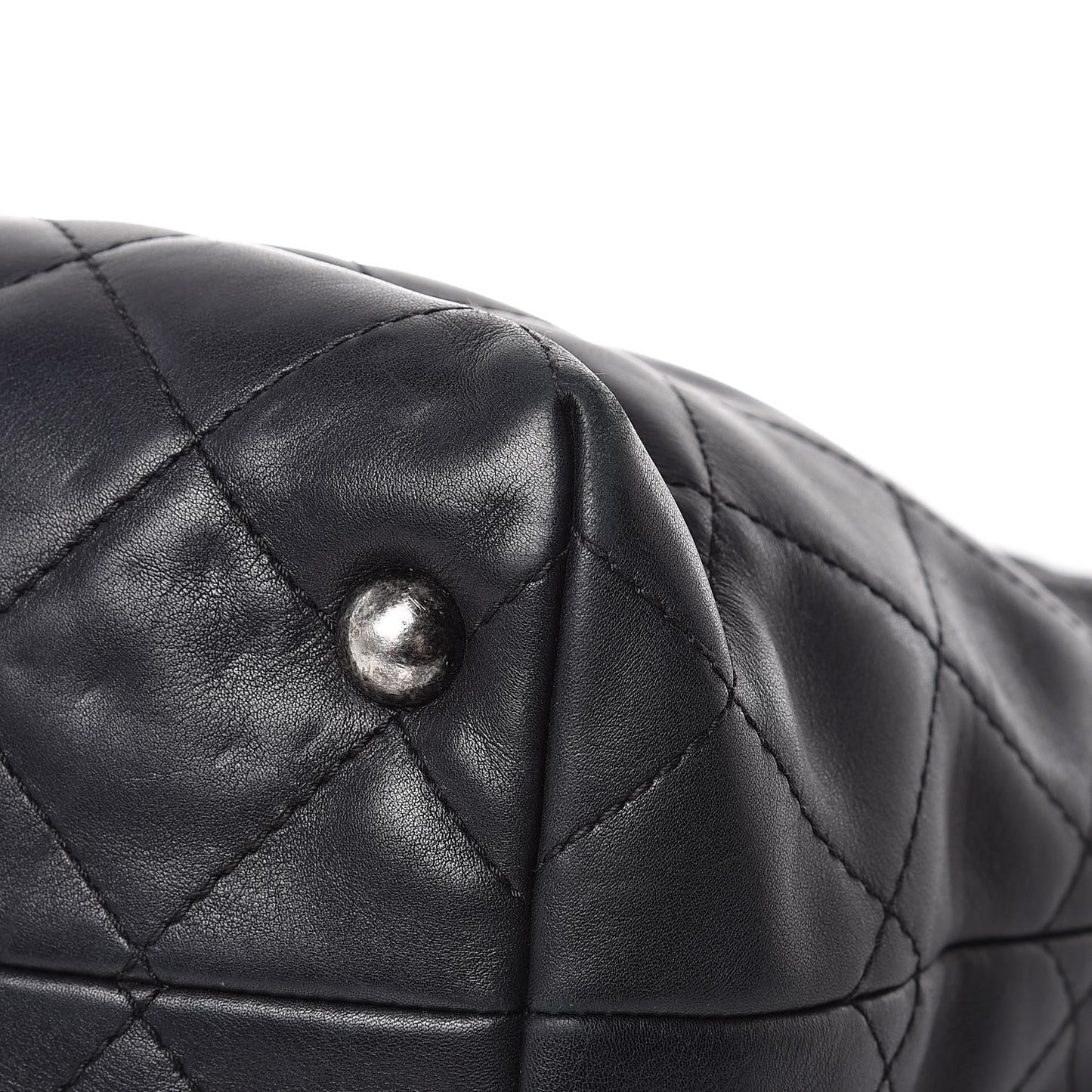 Calfskin Quilted Large Shopping In Chains Tote Black