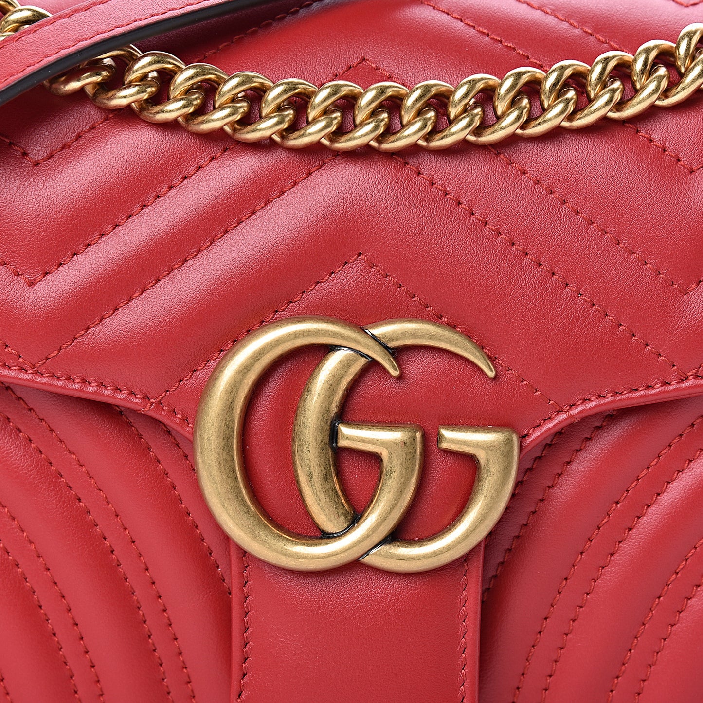 Calfskin Matelasse Small GG Marmont Shoulder Bag Hibiscus Red
