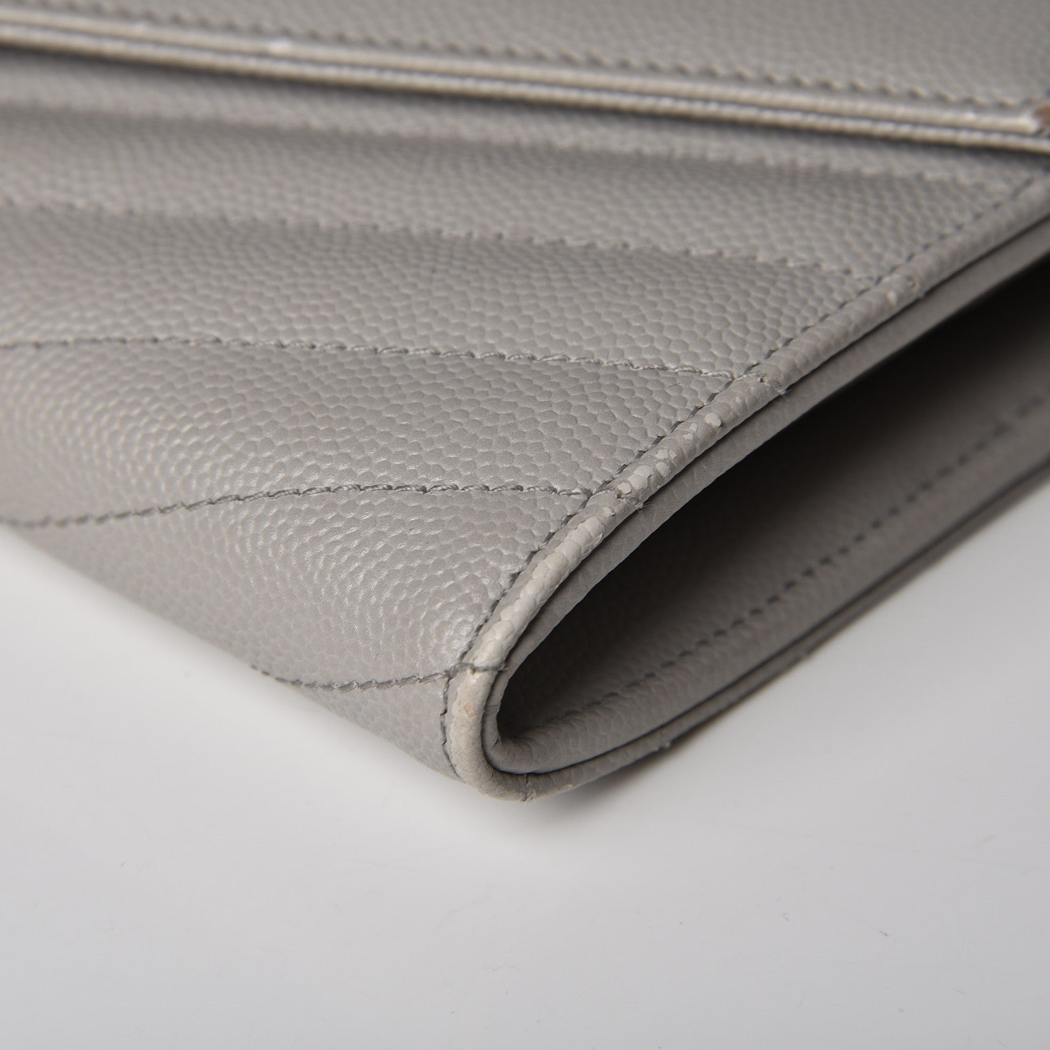 Saint Laurent Grain De Poudre Matelasse Chevron Monogram Flap Wallet Light Grey 10 of 13