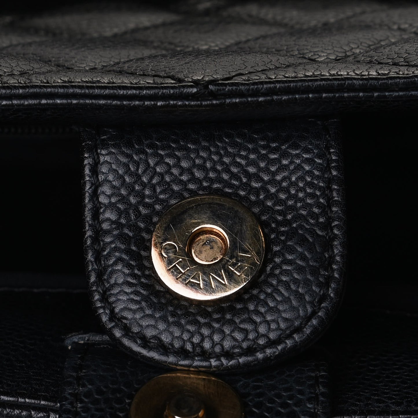 Caviar Quilted Petit Shopping Tote PST Black