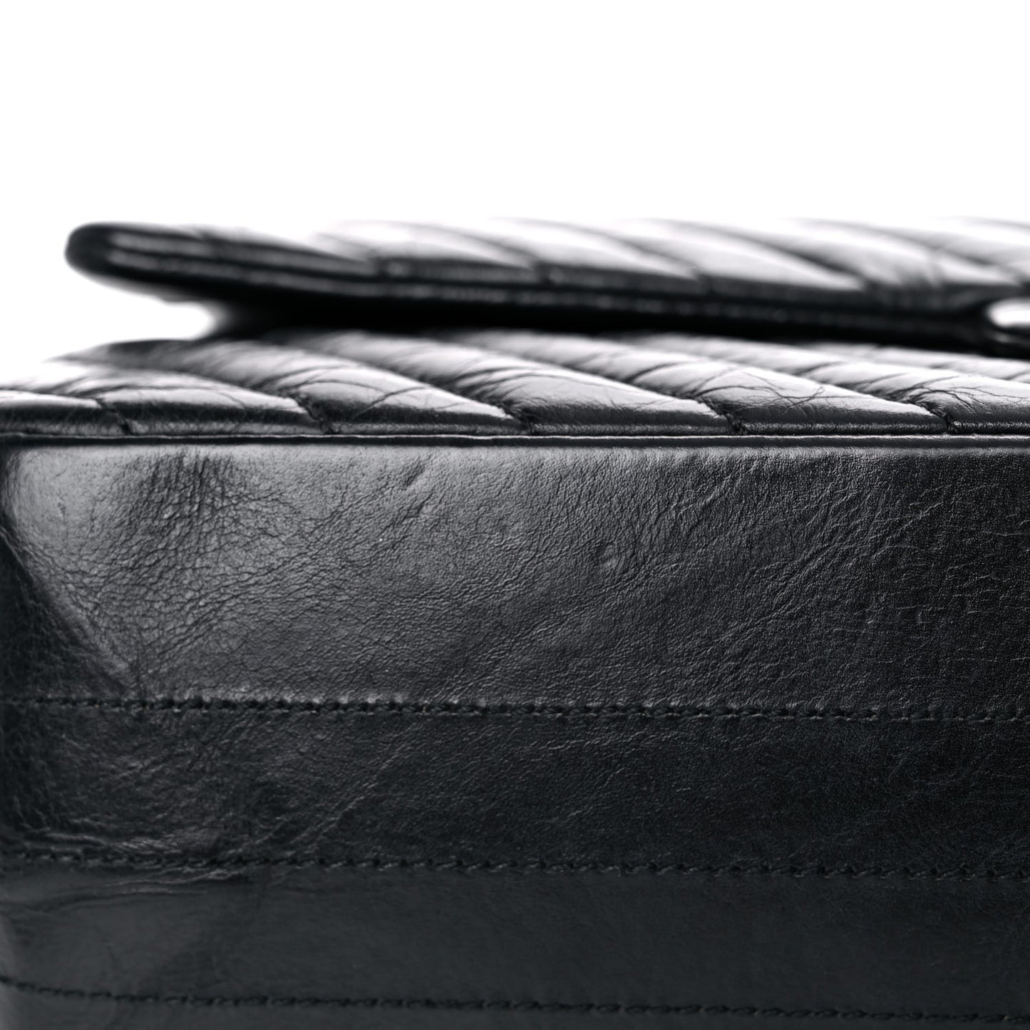 Aged Calfskin Chevron Quilted 2.55 Reissue 226 So Black
