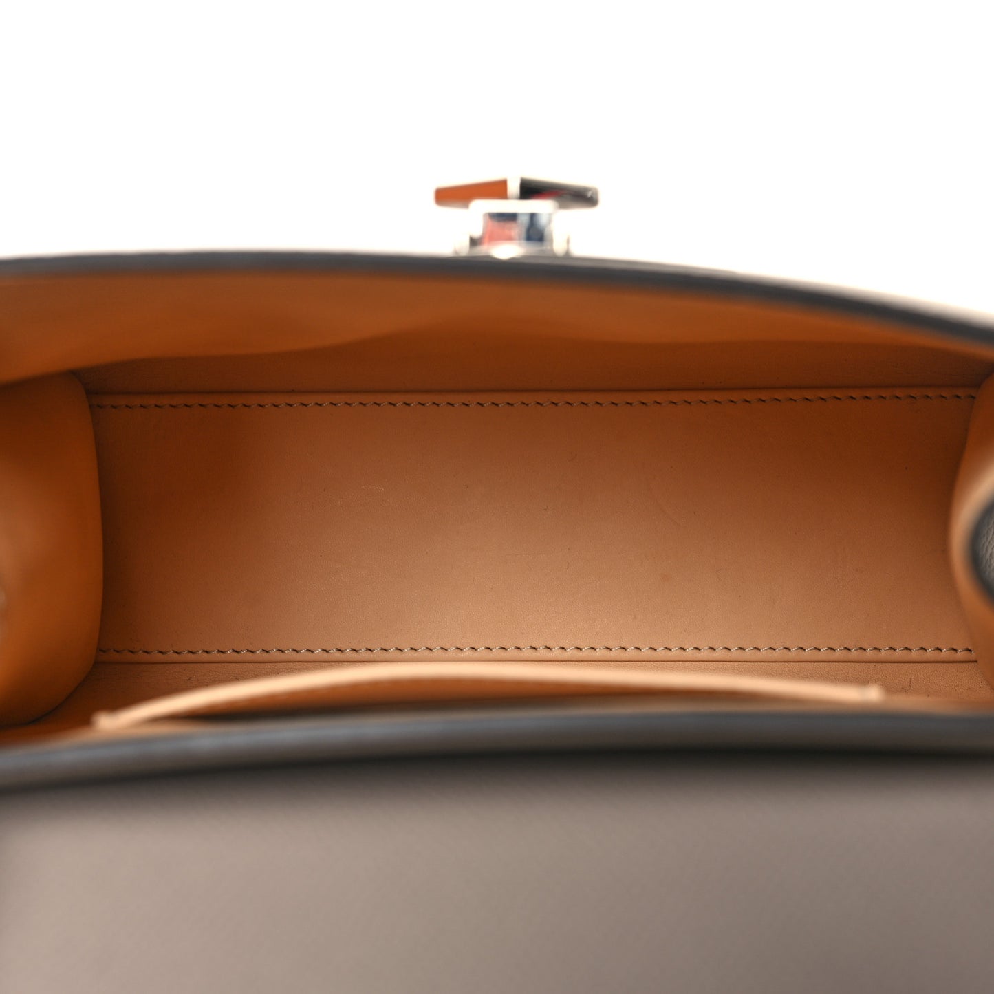 Carat Calfskin Gabrielle BB Tourterelle
