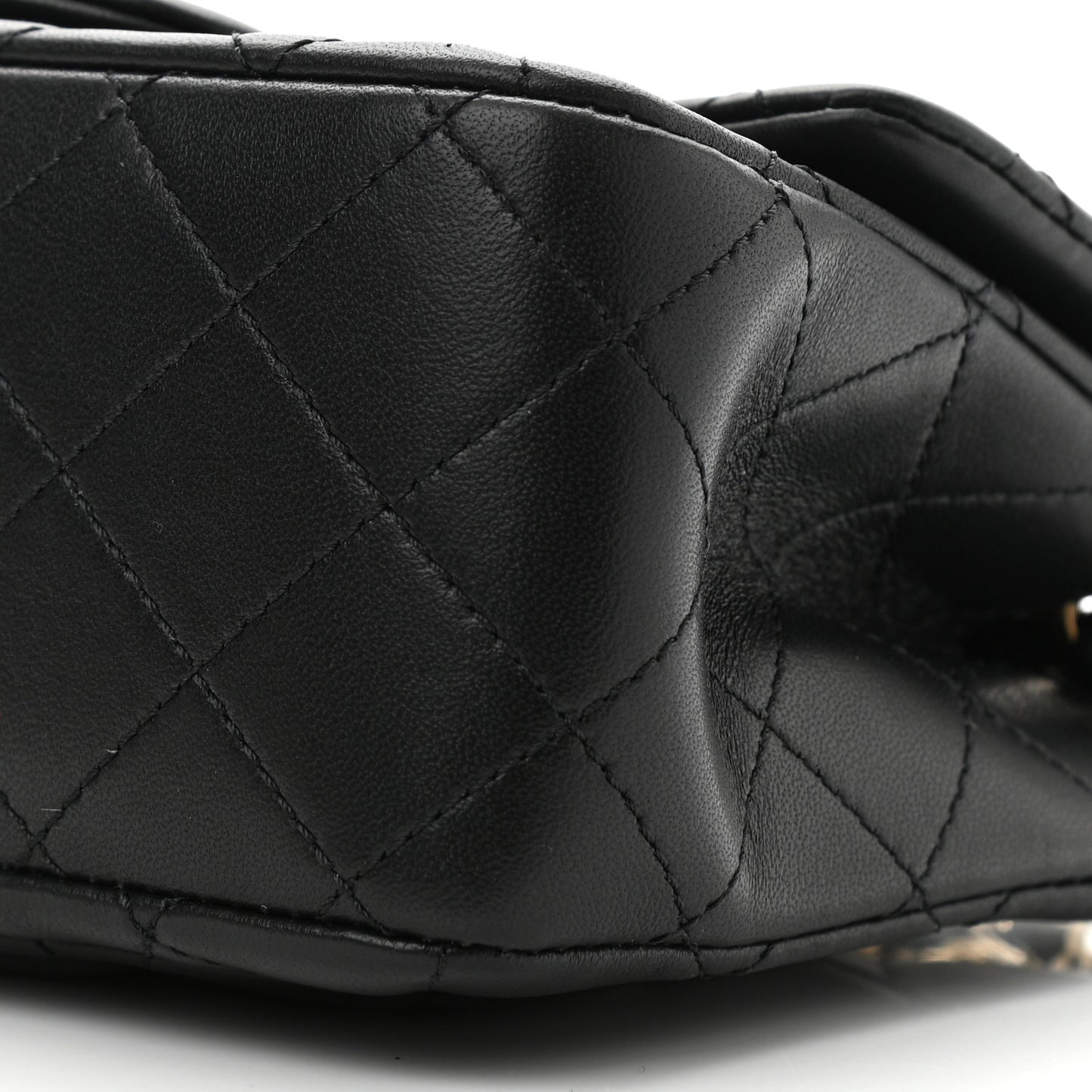 Lambskin Quilted Enamel Mini Pearl Crush Flap Black