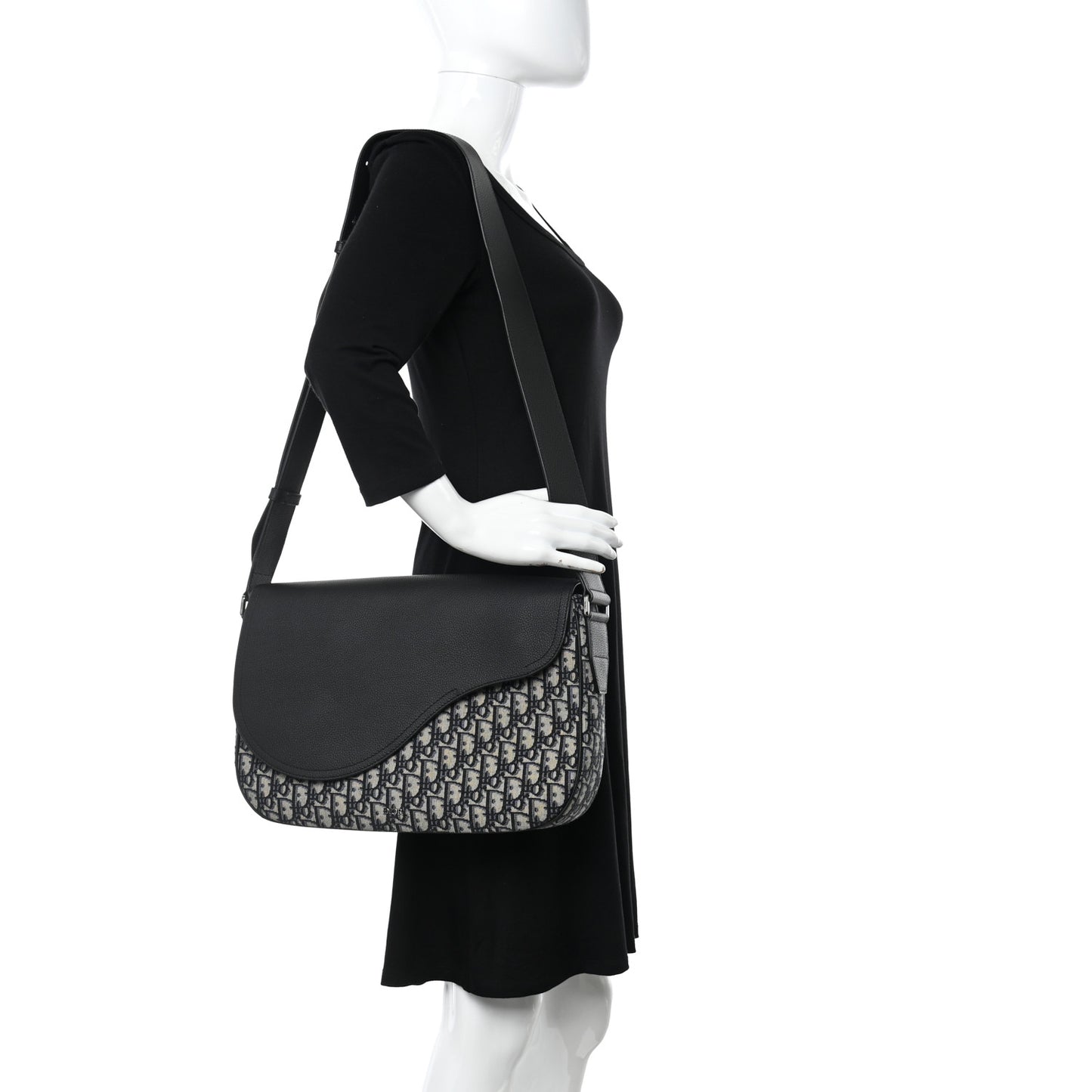 Grained Calfskin Oblique Saddle Messenger Black