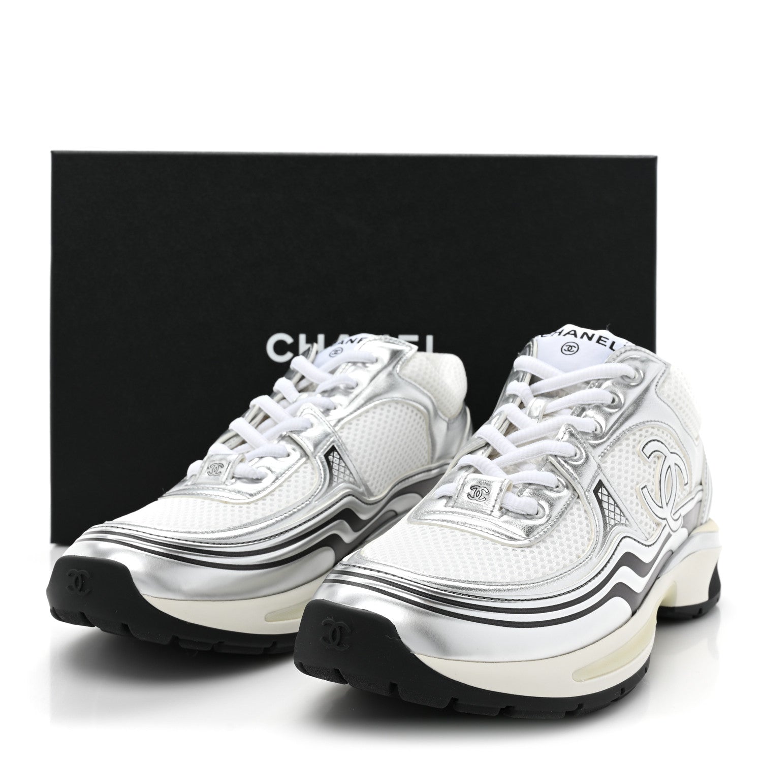 Chanel Fabric Laminated Calfskin Stretch CC Womens Sneakers 38.5 White Silver 10 of 10