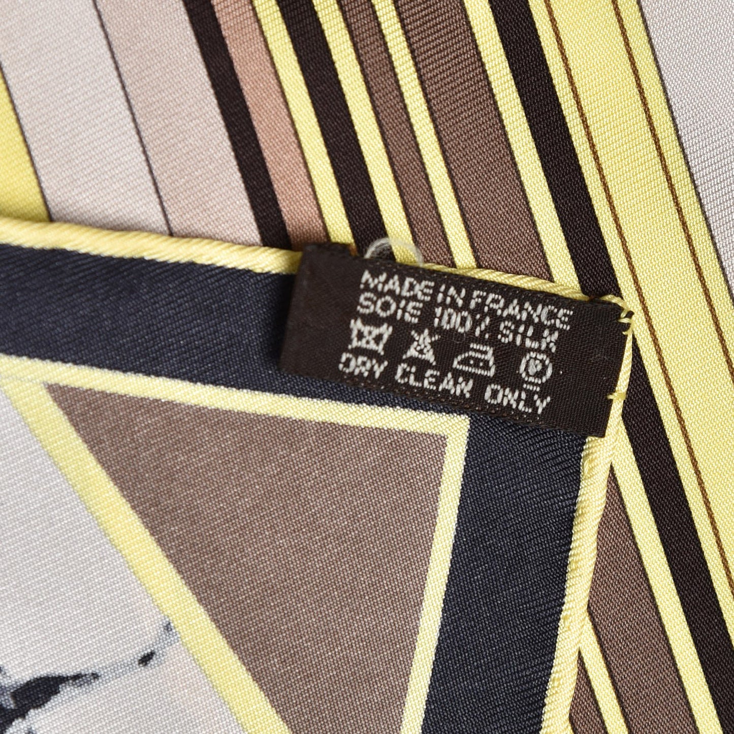 Silk Les Courses Pocket Square Etoupe Sable Jaune Vif