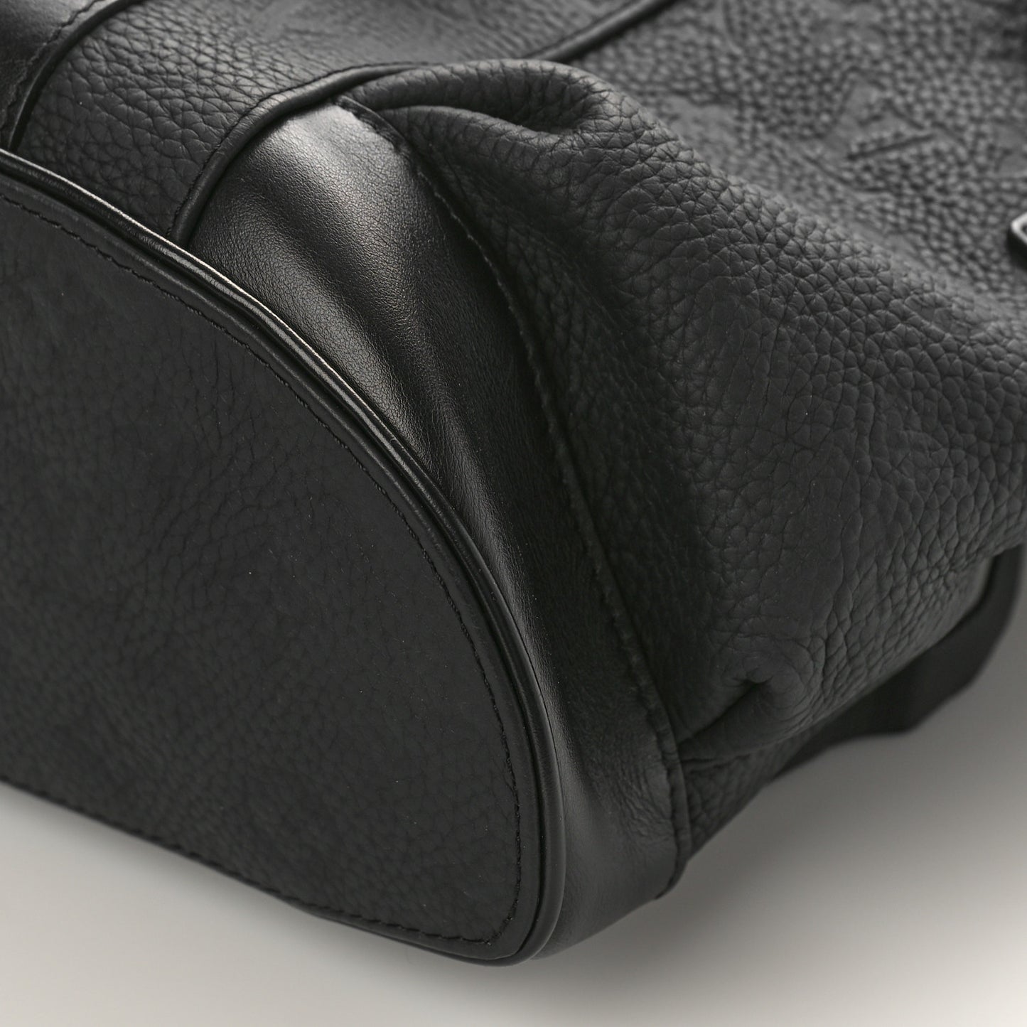 Taurillon Monogram Christopher MM Backpack Black