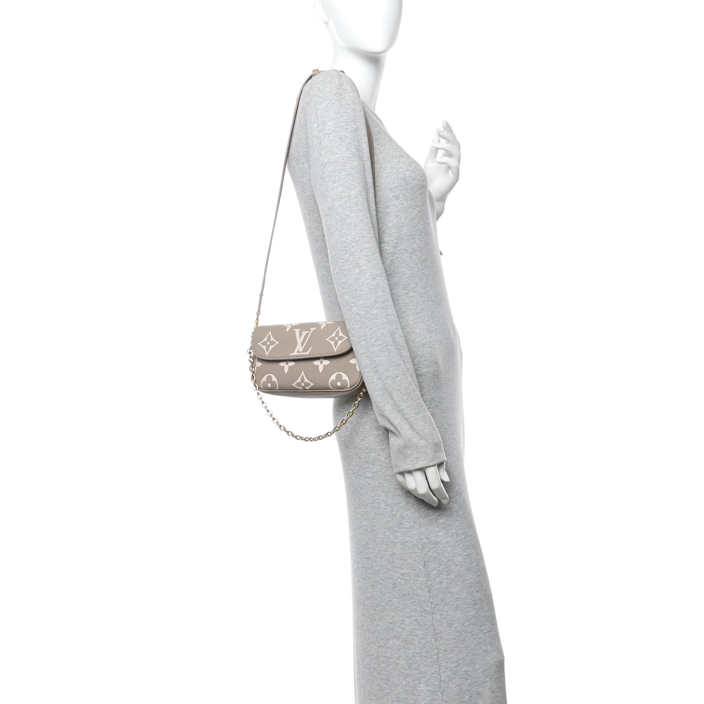 Empreinte Monogram Giant Ivy Wallet On Chain Tourterelle Creme