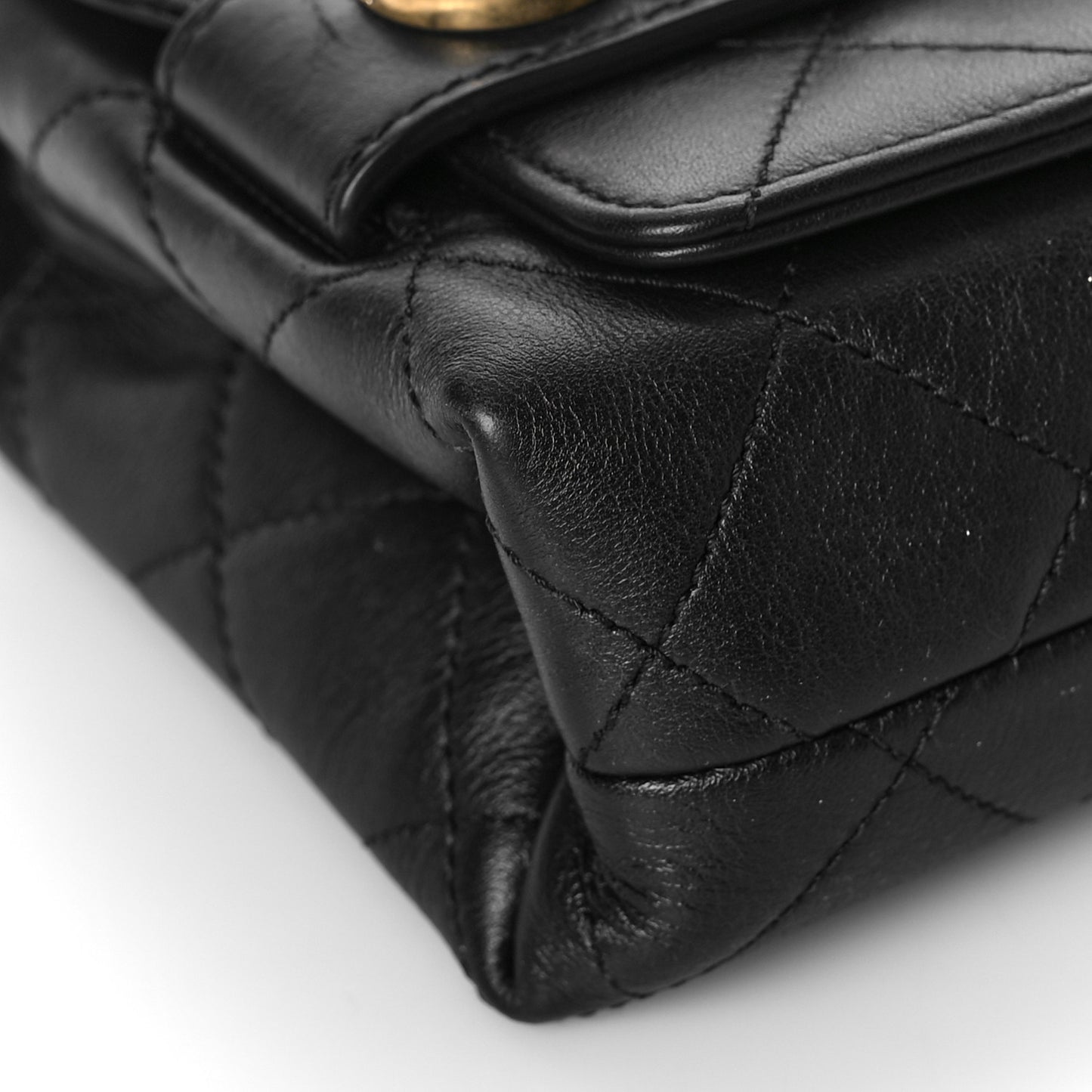 Calfskin Quilted Small Enchained Flap Black