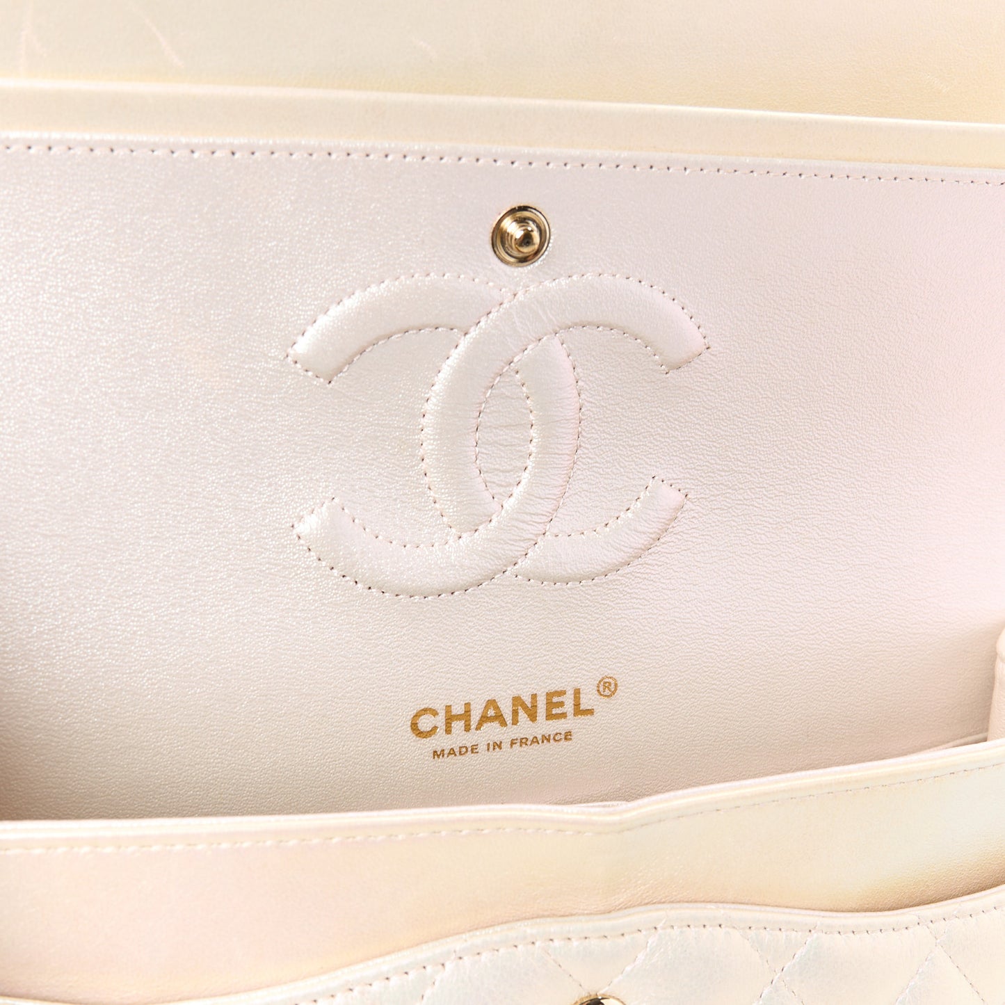 Iridescent Lambskin Quilted Medium Double Flap Ivory