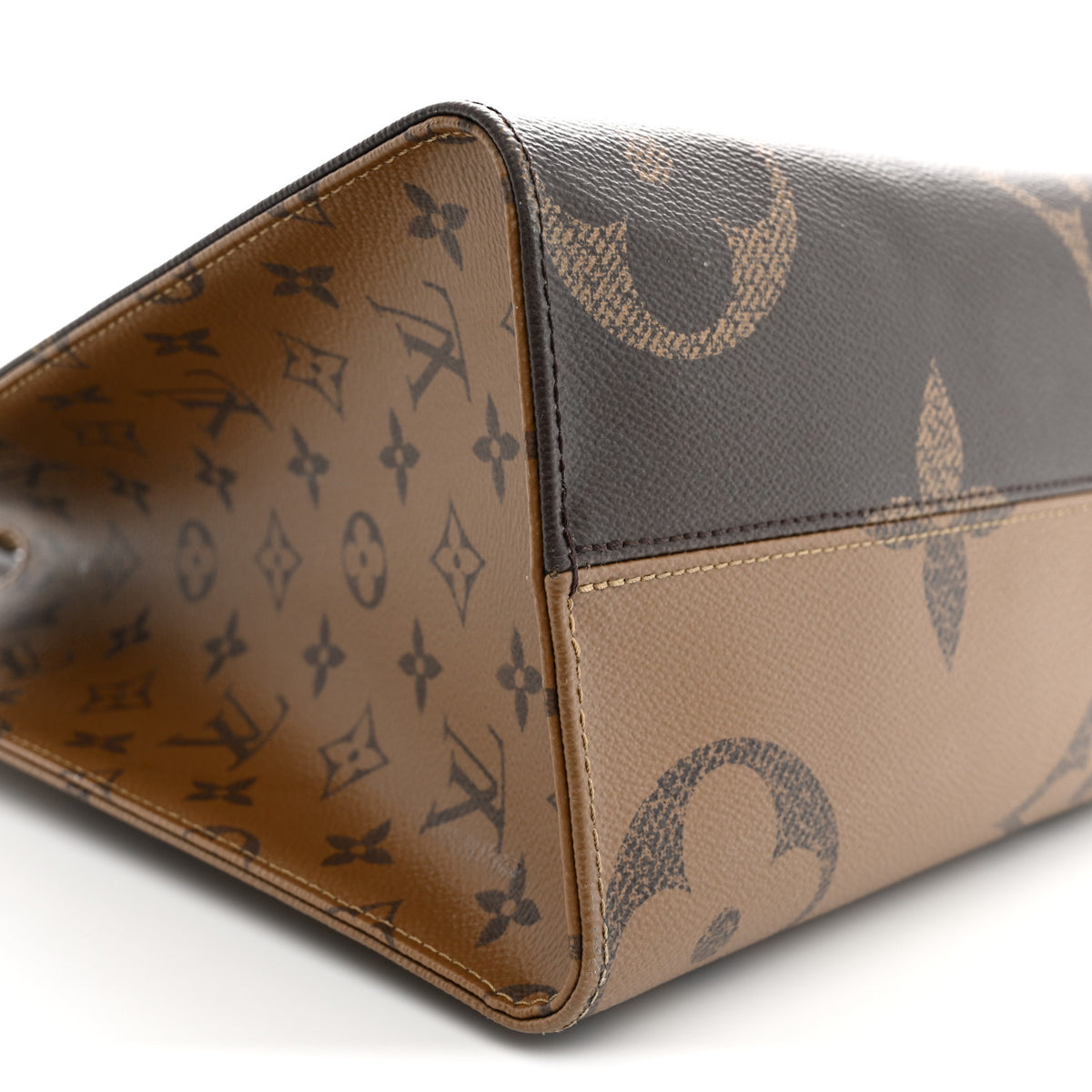 Louis Vuitton Reverse Monogram Giant Onthego MM 9 of 14
