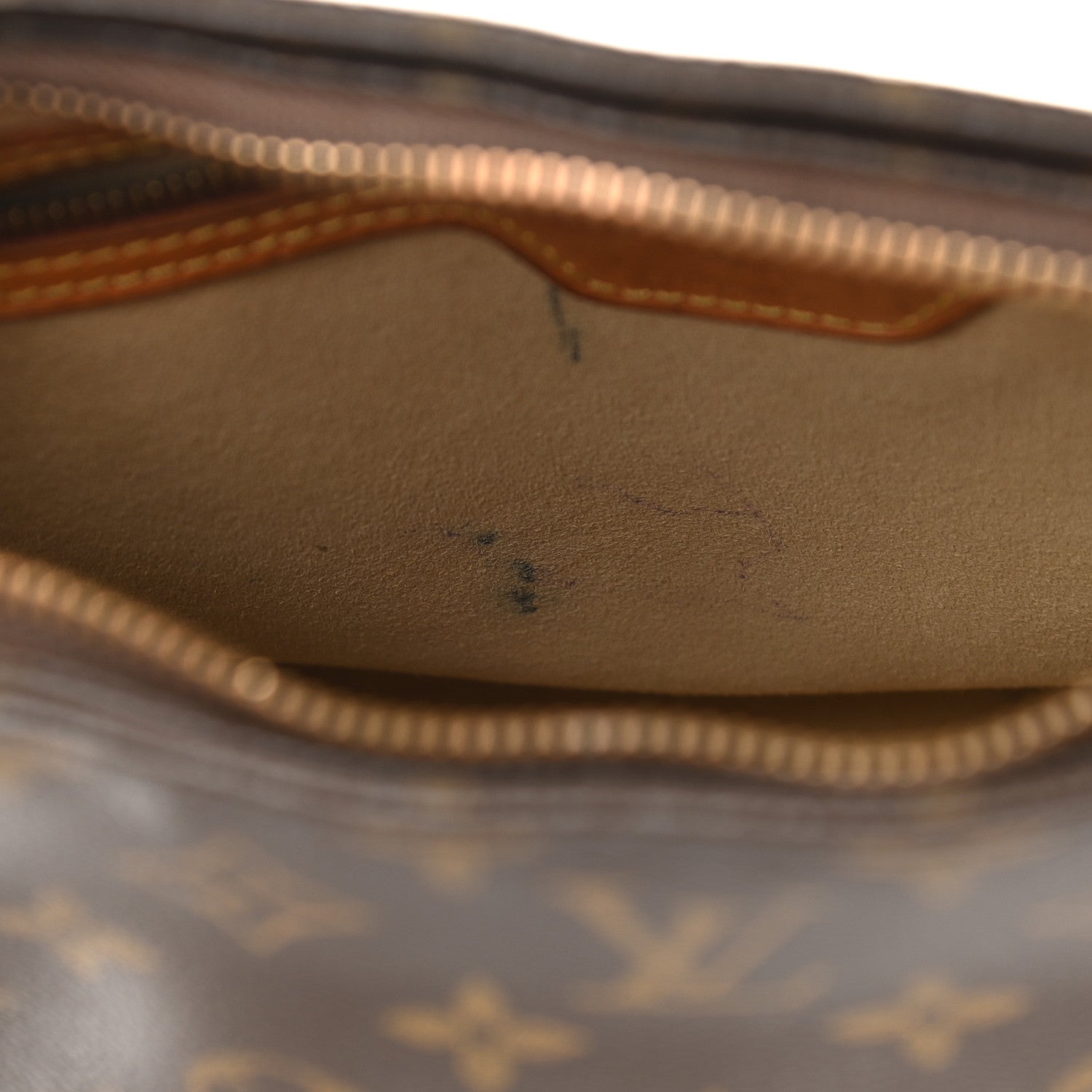 Louis Vuitton Monogram Looping MM 9 of 14