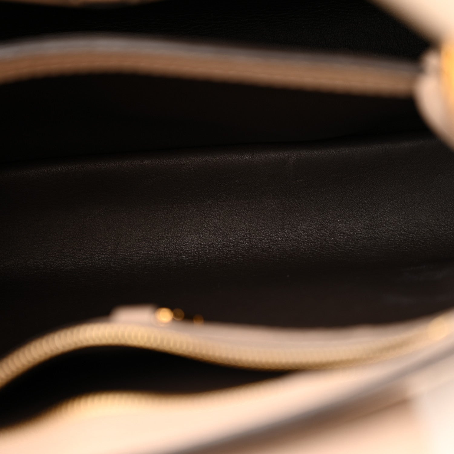 Louis Vuitton Taurillon Capucines BB Galet 6 of 11
