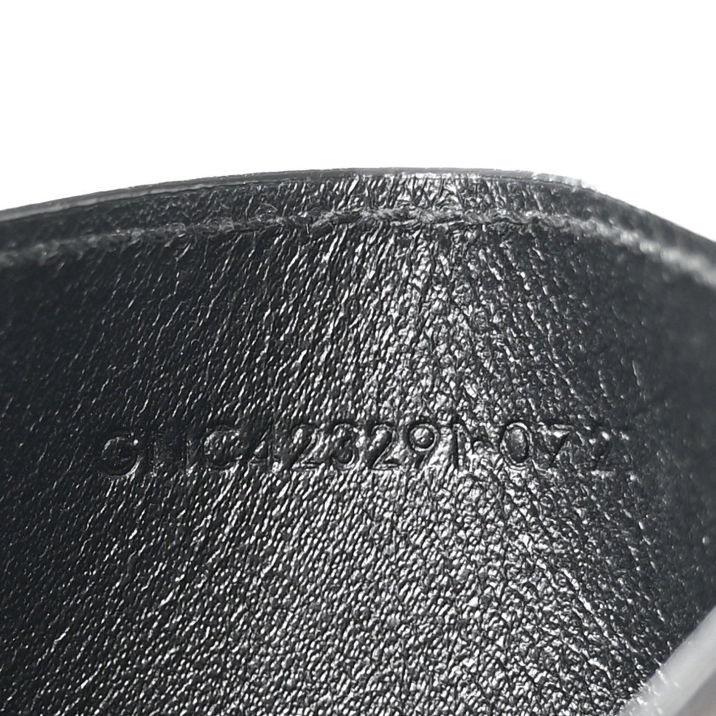 Grain De Poudre Matelasse Chevron Monogram Credit Card Case Black