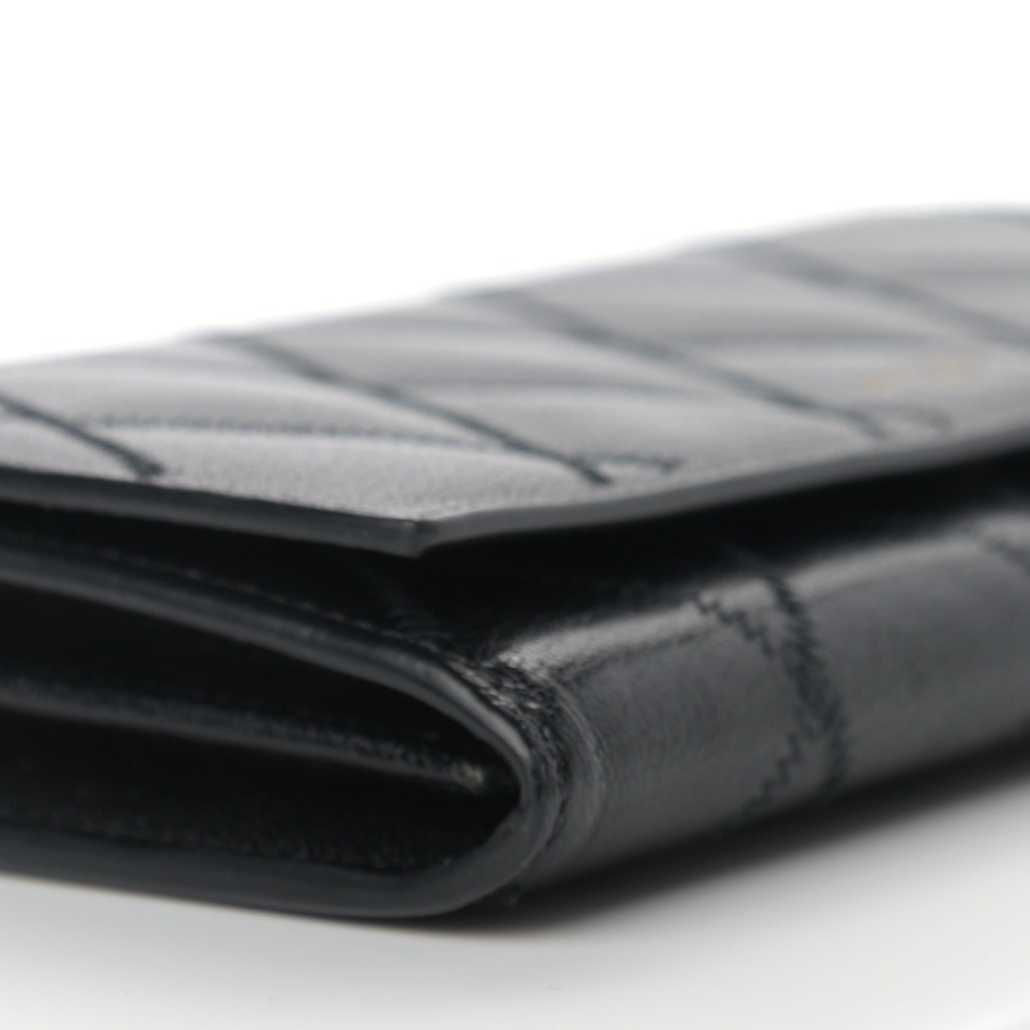 Goatskin Quilted GV3 Chain Wallet Black