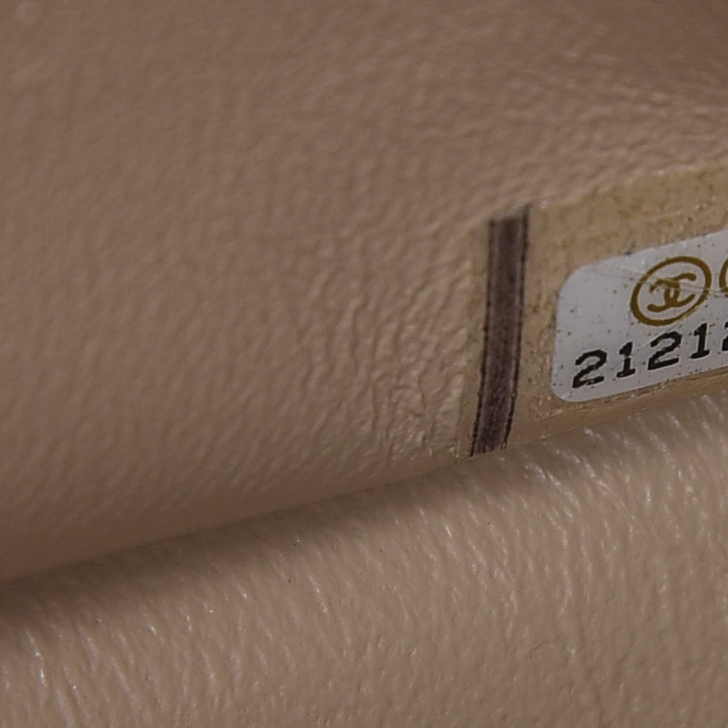Caviar Quilted Jumbo Double Flap Beige Clair
