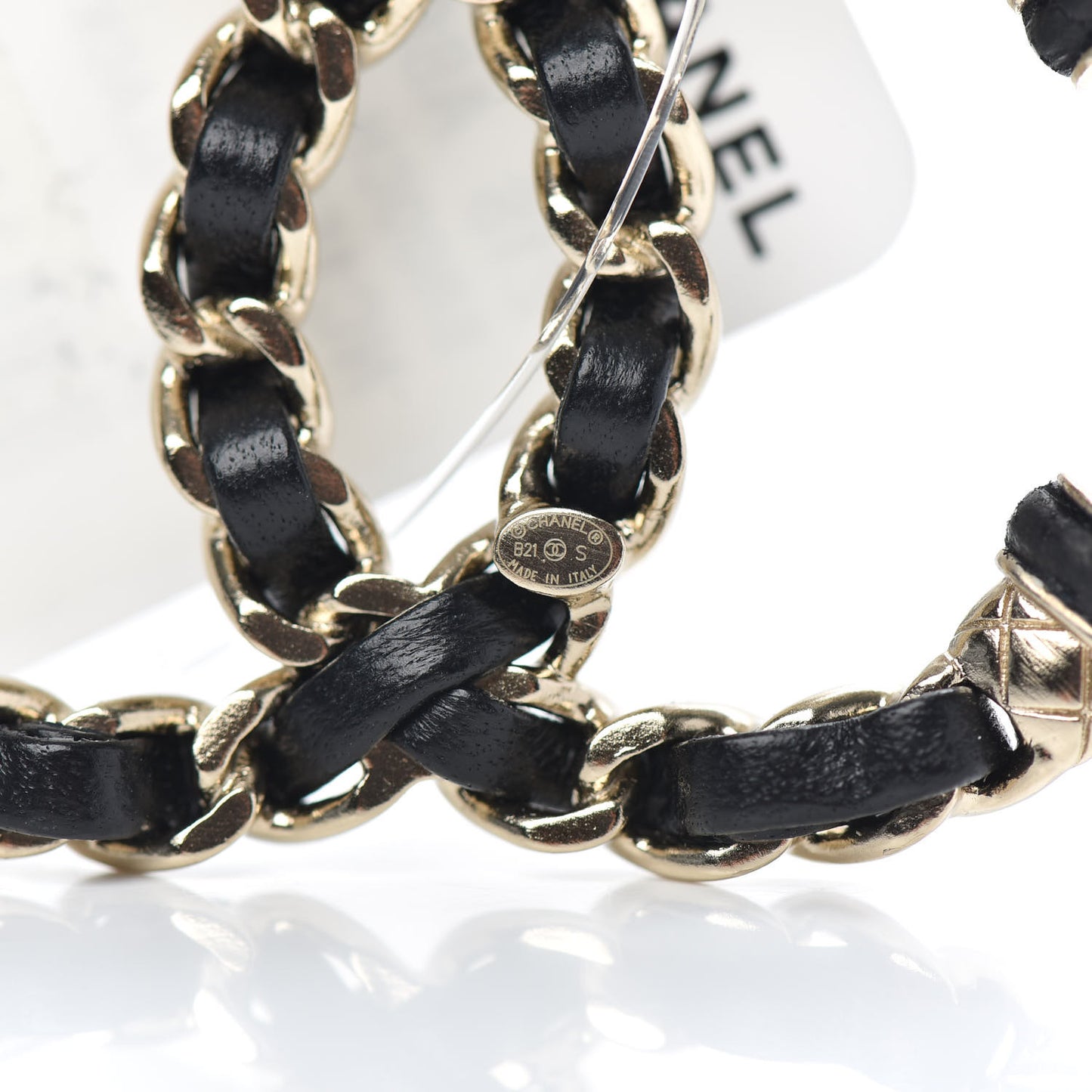 Lambskin Chain CC Brooch Black Gold