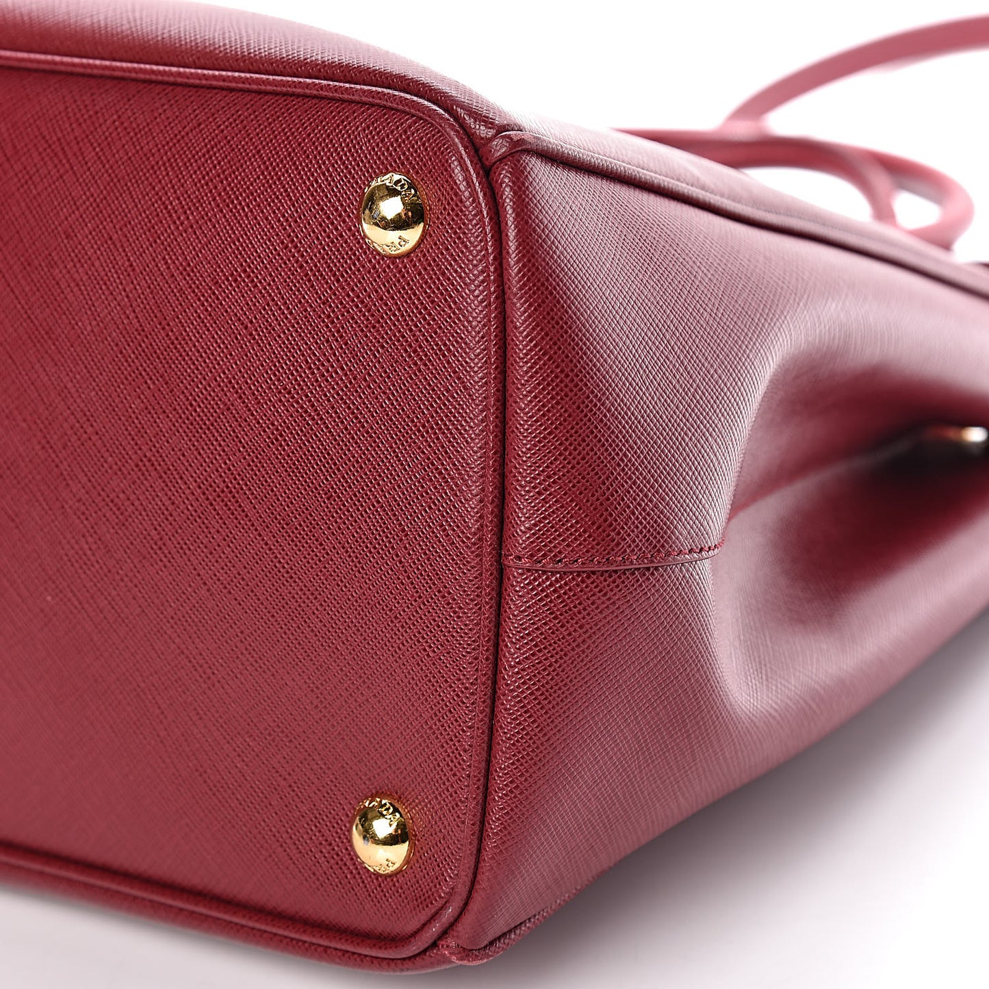 Saffiano Medium Galleria Double Zip Tote Cherry