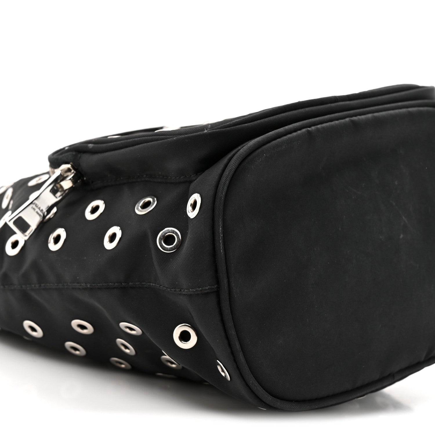 PRADA ガーメント Prada Tessuto Nylon Saffiano Grommets Mini Bucket Crossbody Bag