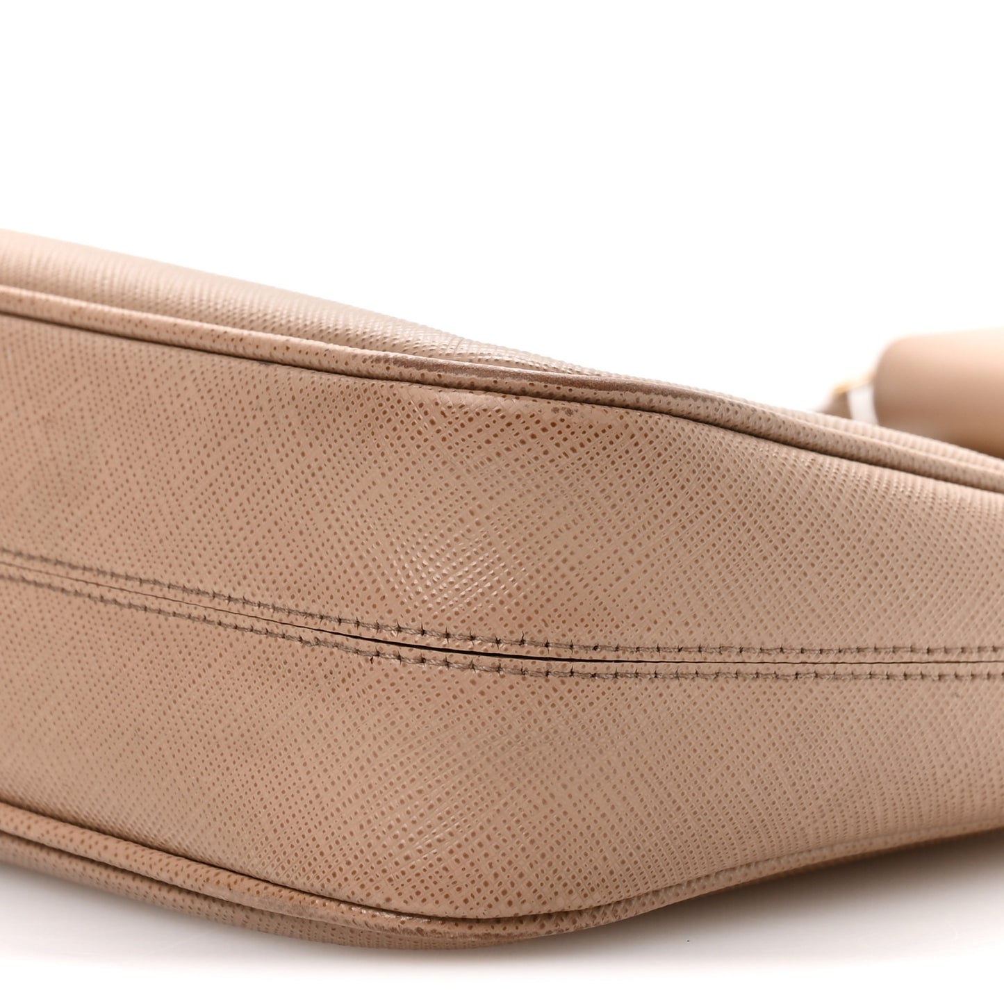 Saffiano Lux Re-Edition 2005 Shoulder Bag Cammeo