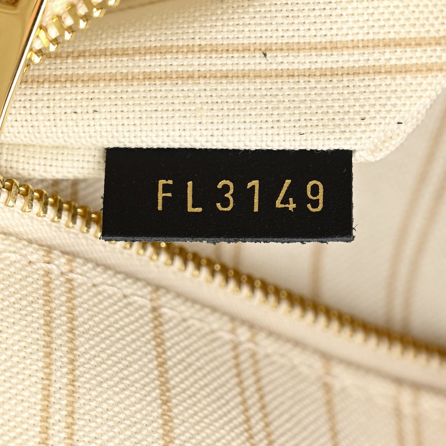 Monogram Giant Jungle Onthego GM Ivory