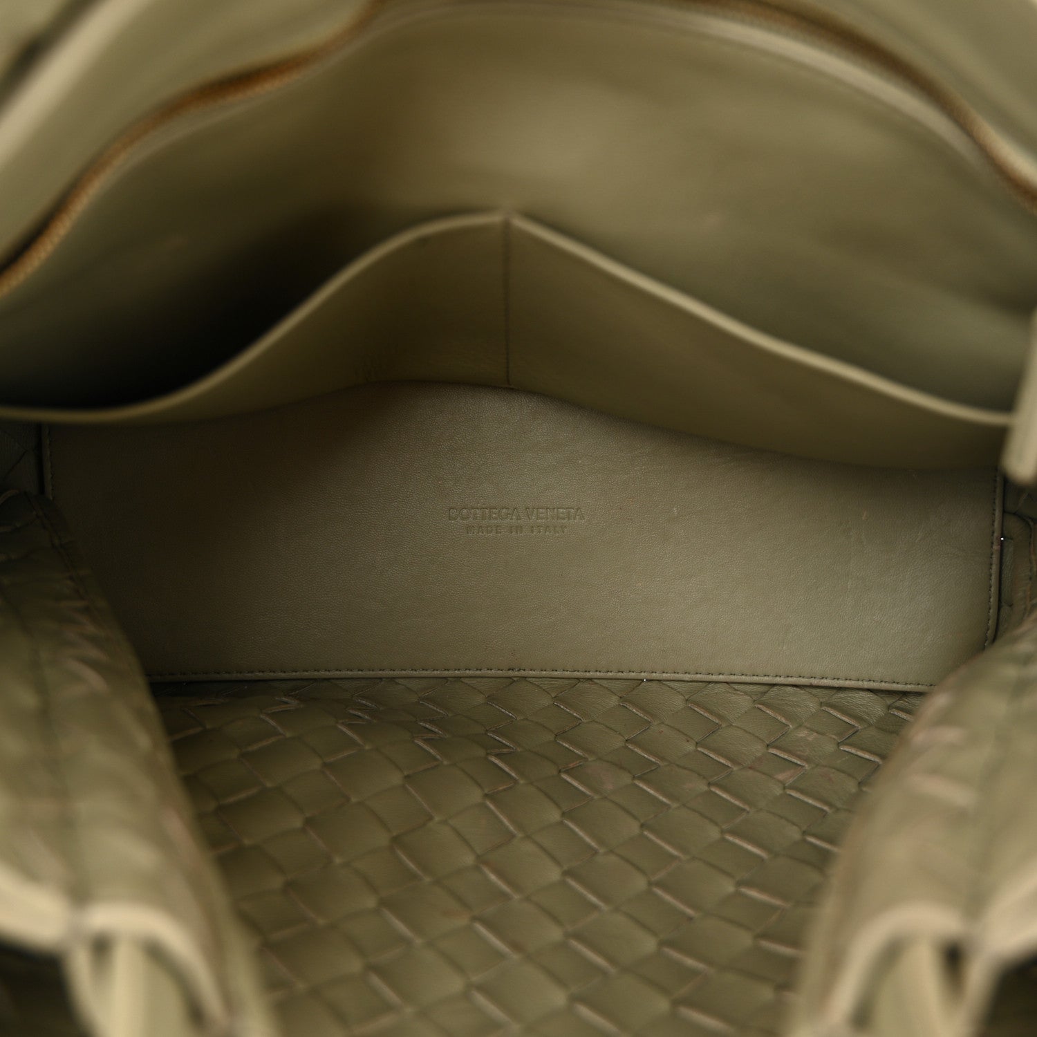 Bottega Veneta Nappa Intrecciato Medium Andiamo Shoulder Bag Travertine 4 of 9