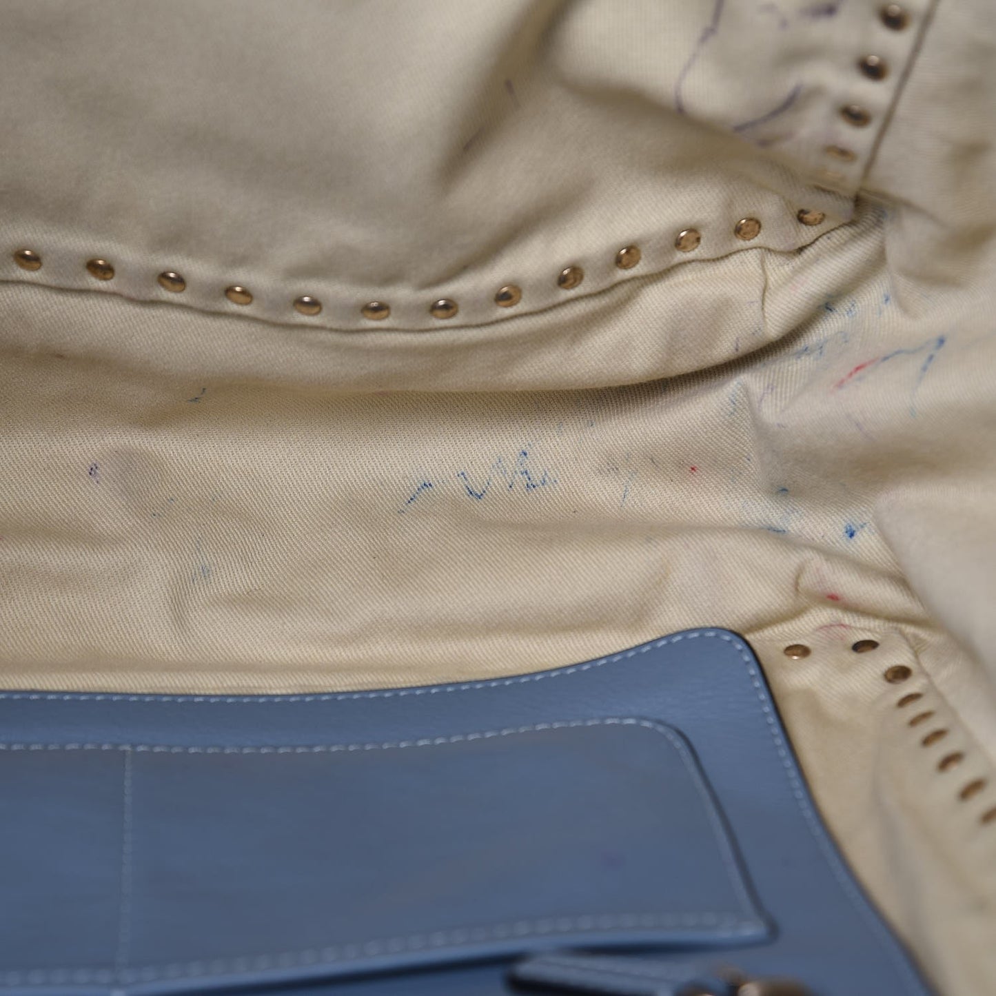 Vitello Medium Rockstud Tote Bright Blue