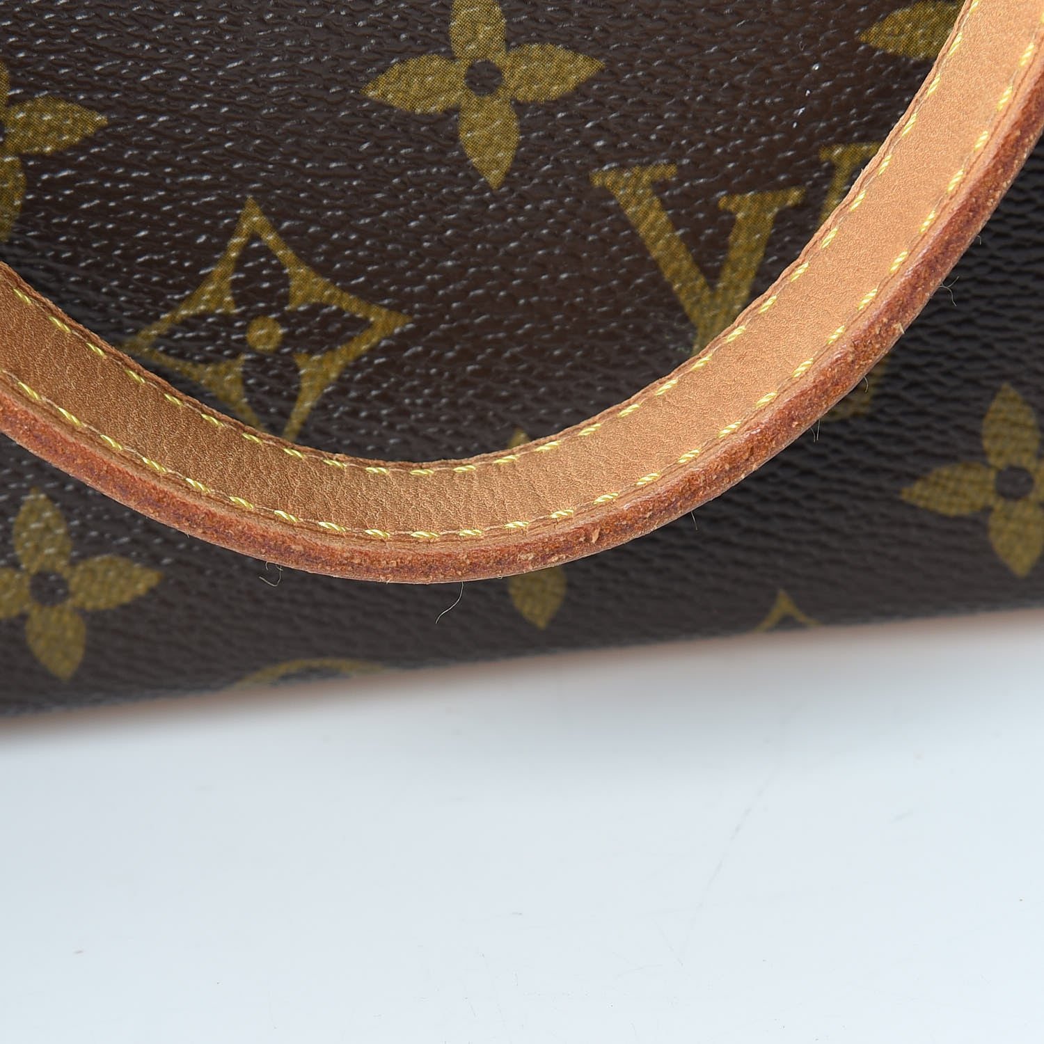 Louis Vuitton Monogram Cabas Mezzo 16 of 18
