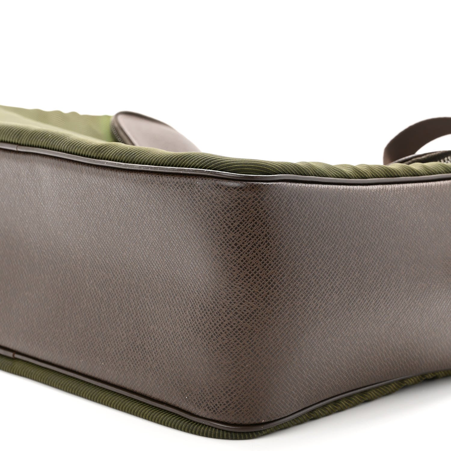 Louis Vuitton Taiga Taimyr Messenger Bag Epicea 8 of 9