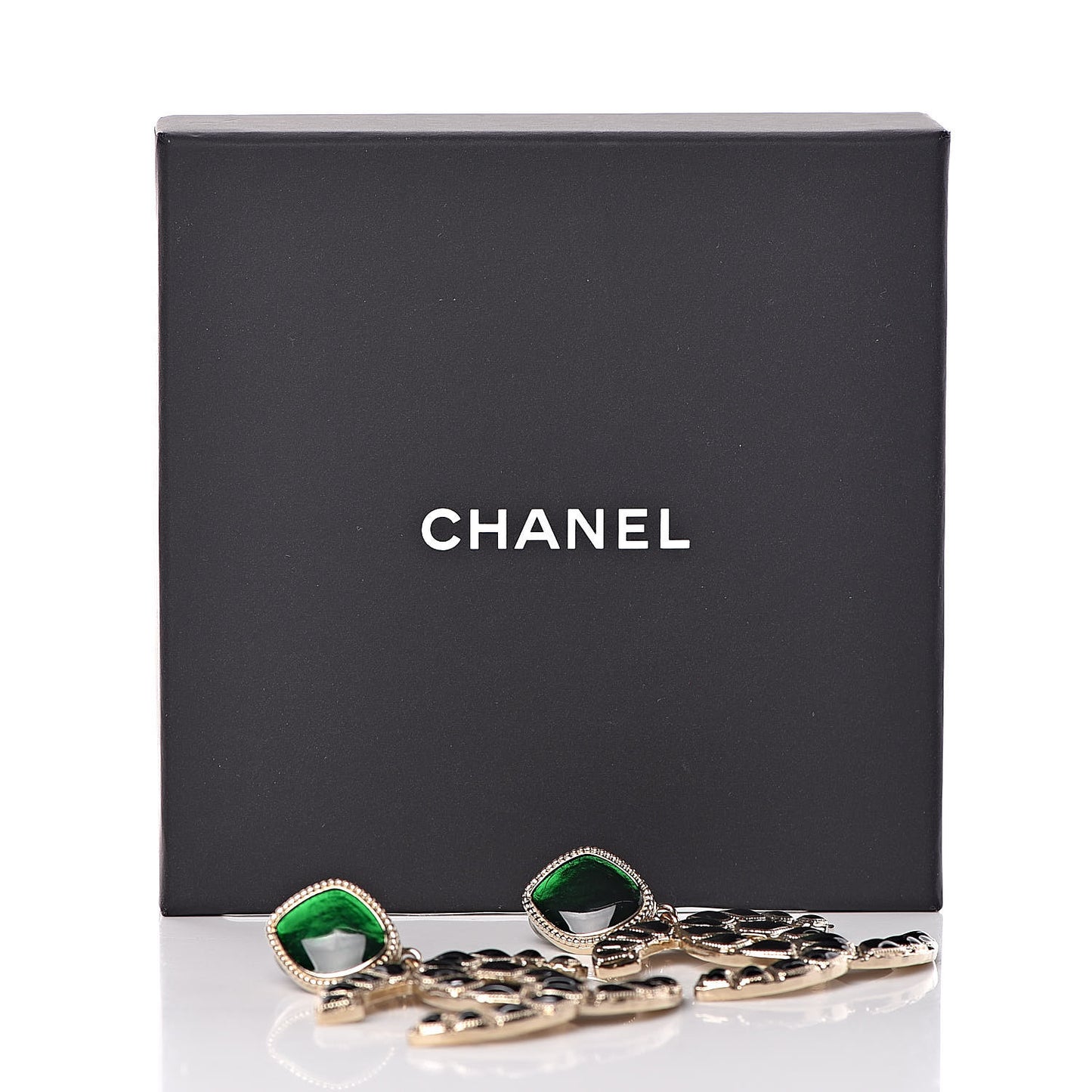 Metal Gripoix Along The Nile Clip On Earrings Gold Green