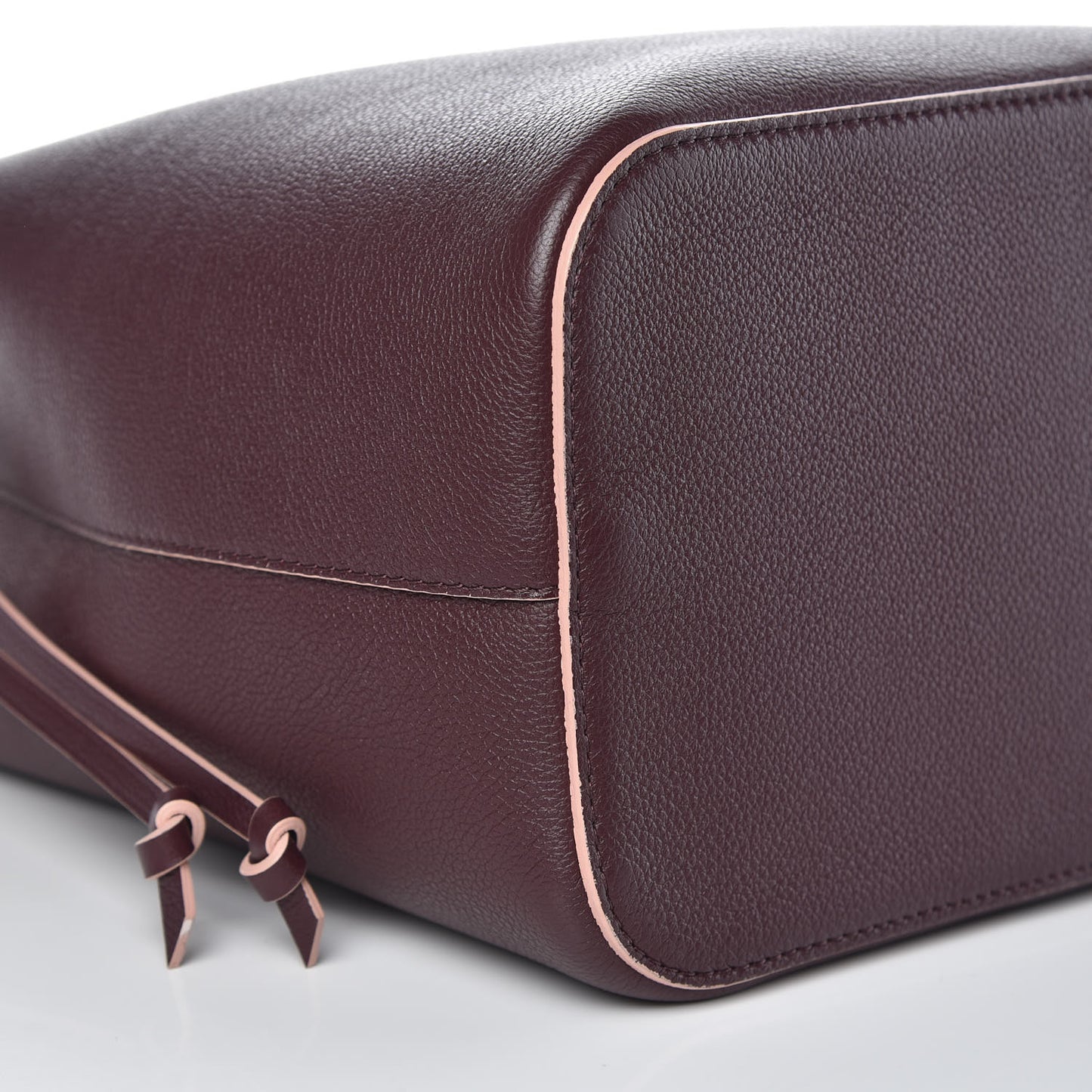 Calfskin Lockme Bucket Prune
