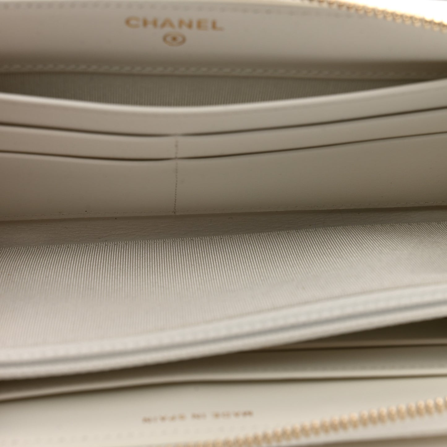 Shiny Goatskin Quilted 19 Long Zipped Around Wallet White