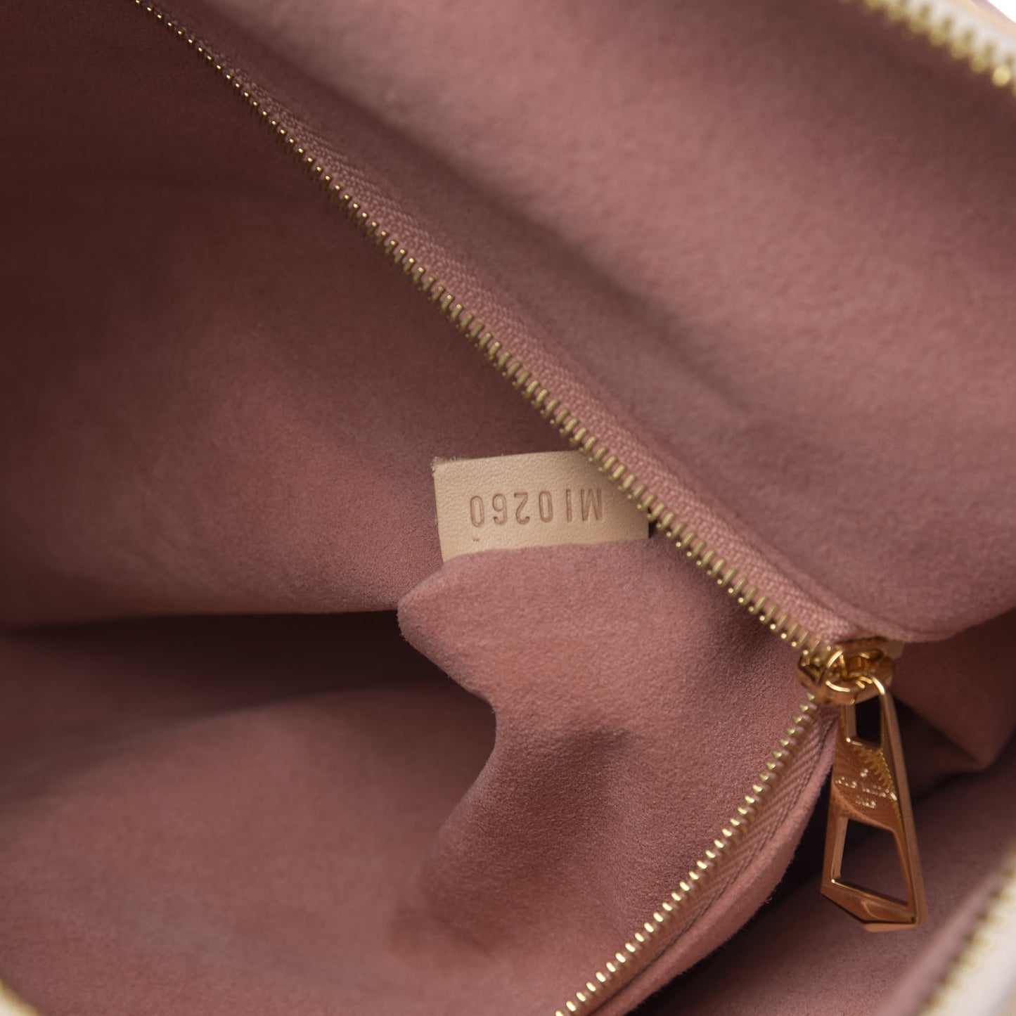 Damier Azur Beaubourg Hobo MM
