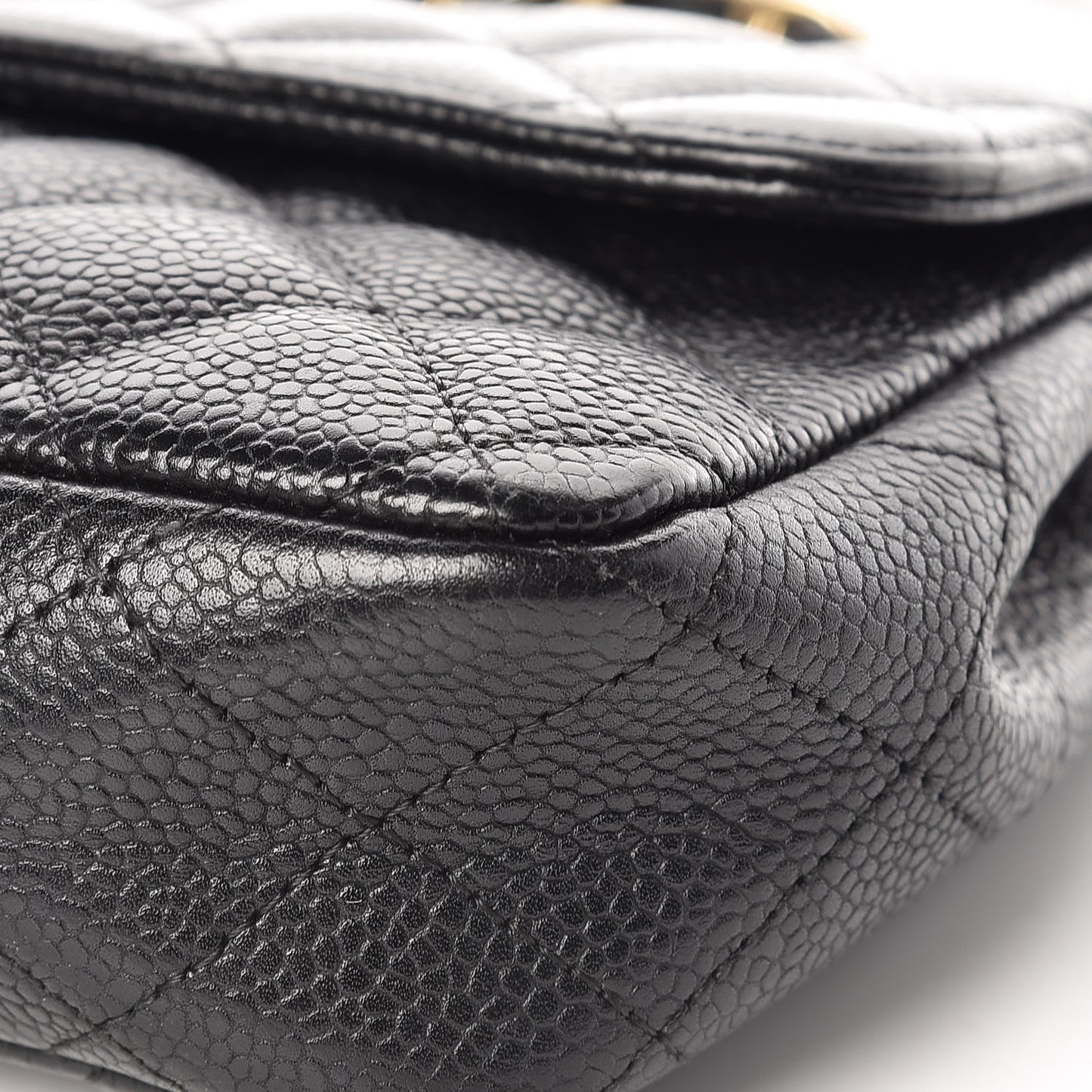 Caviar Quilted East West Flap Black