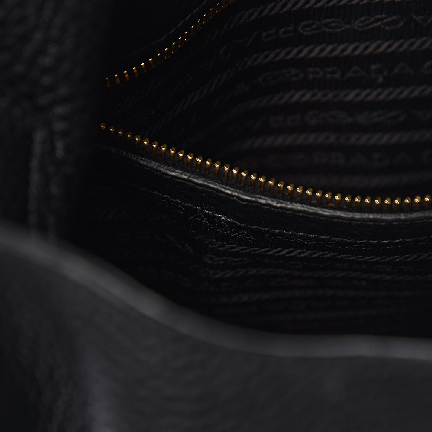 Vitello Daino Embossed Logo Hobo Black