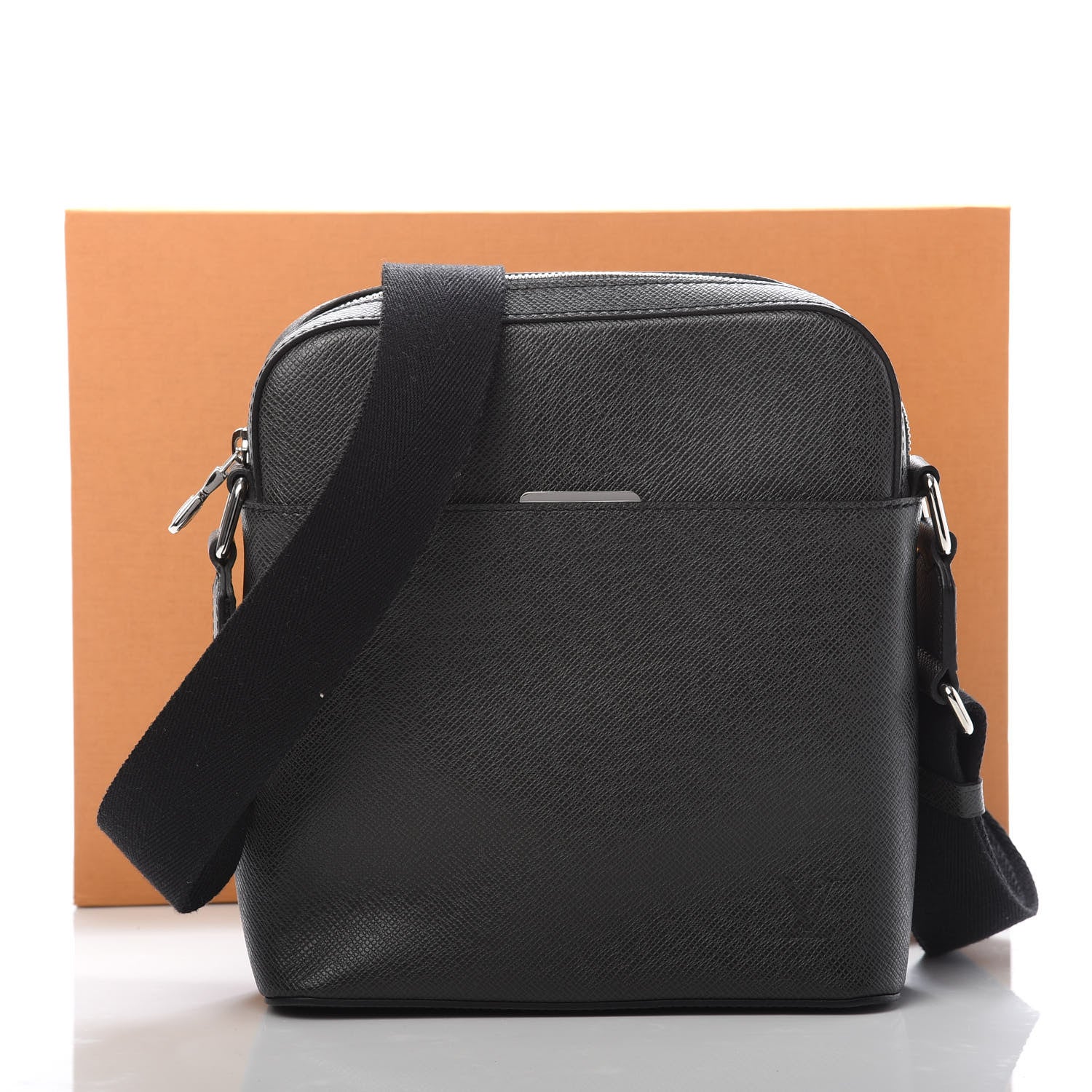 Louis Vuitton Taiga Anton Pochette Ardoise 11 of 11