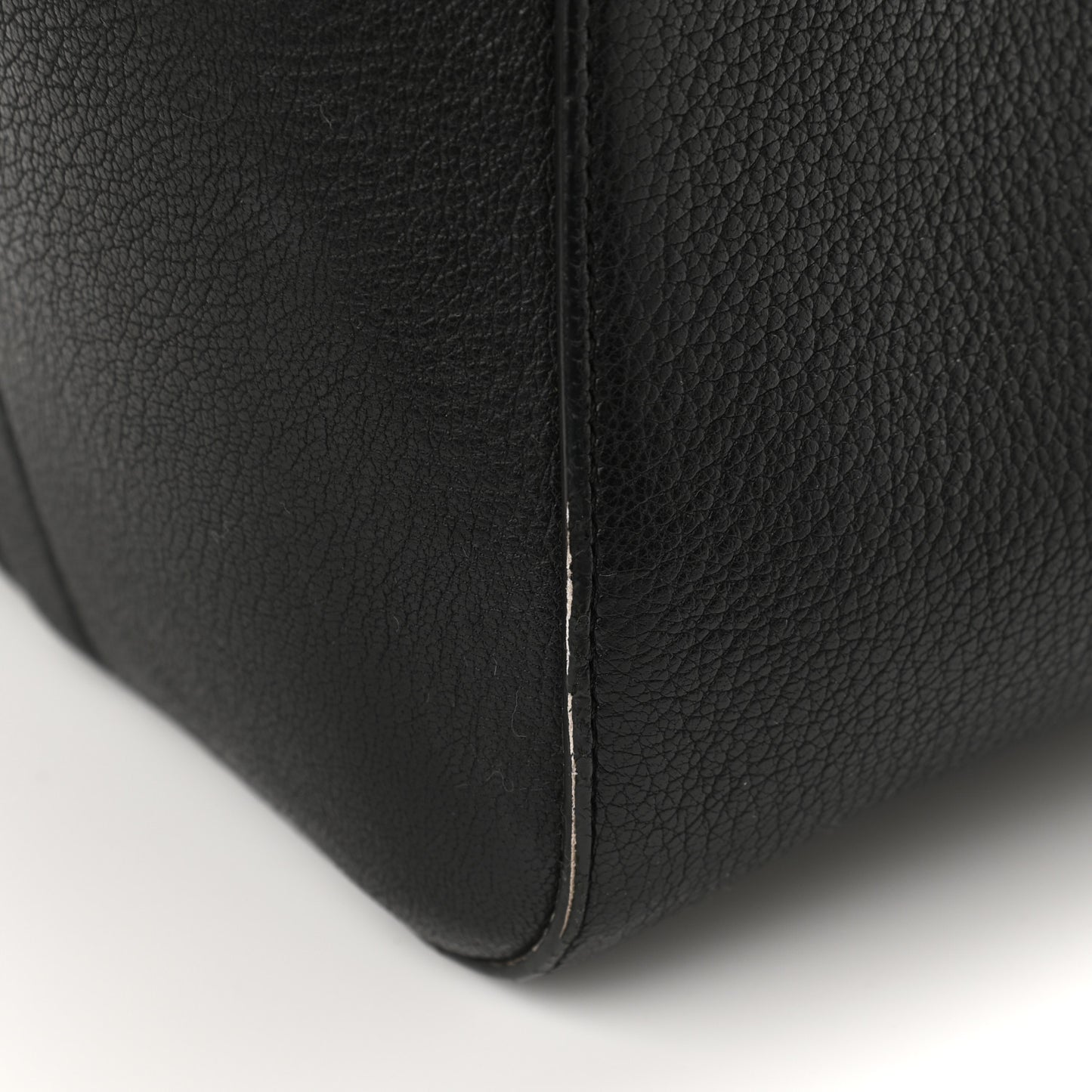 Sugar Goatskin Medium Antigona Black