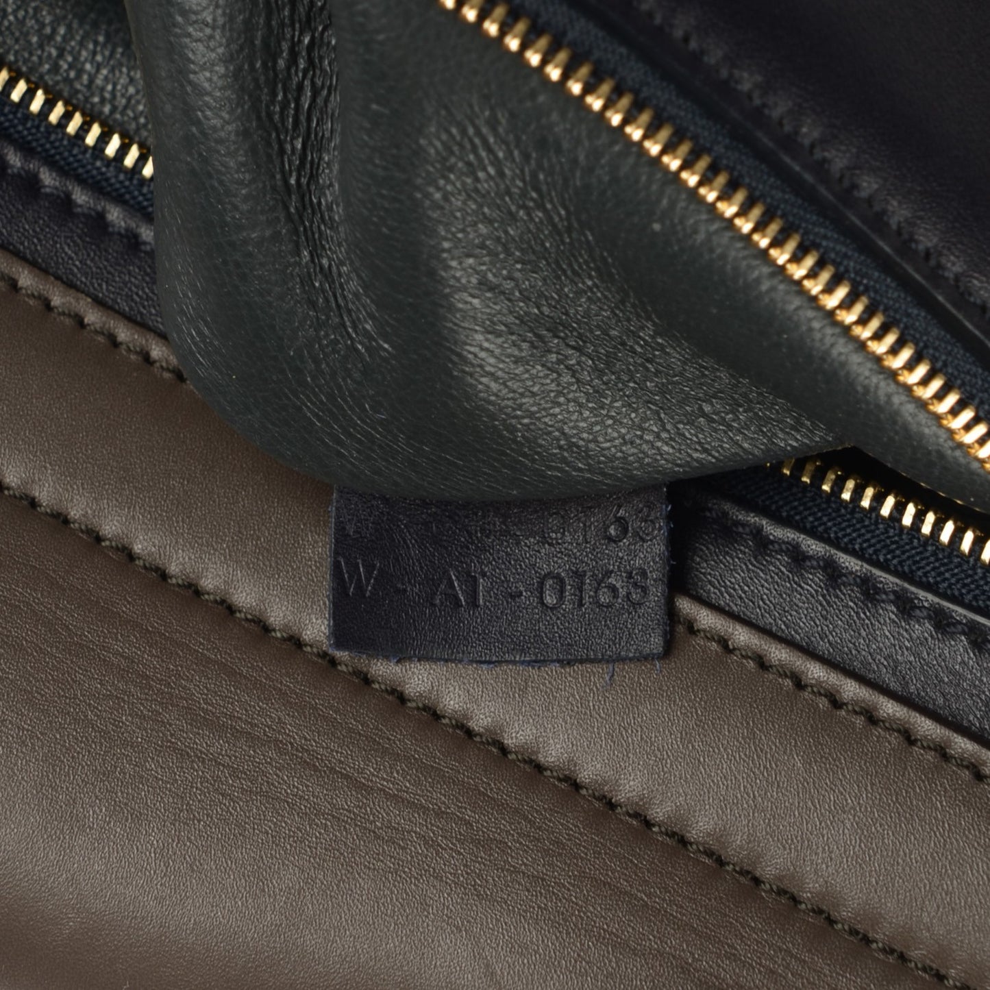 Smooth Calfskin Medium Tri-Color Trapeze Anthracite