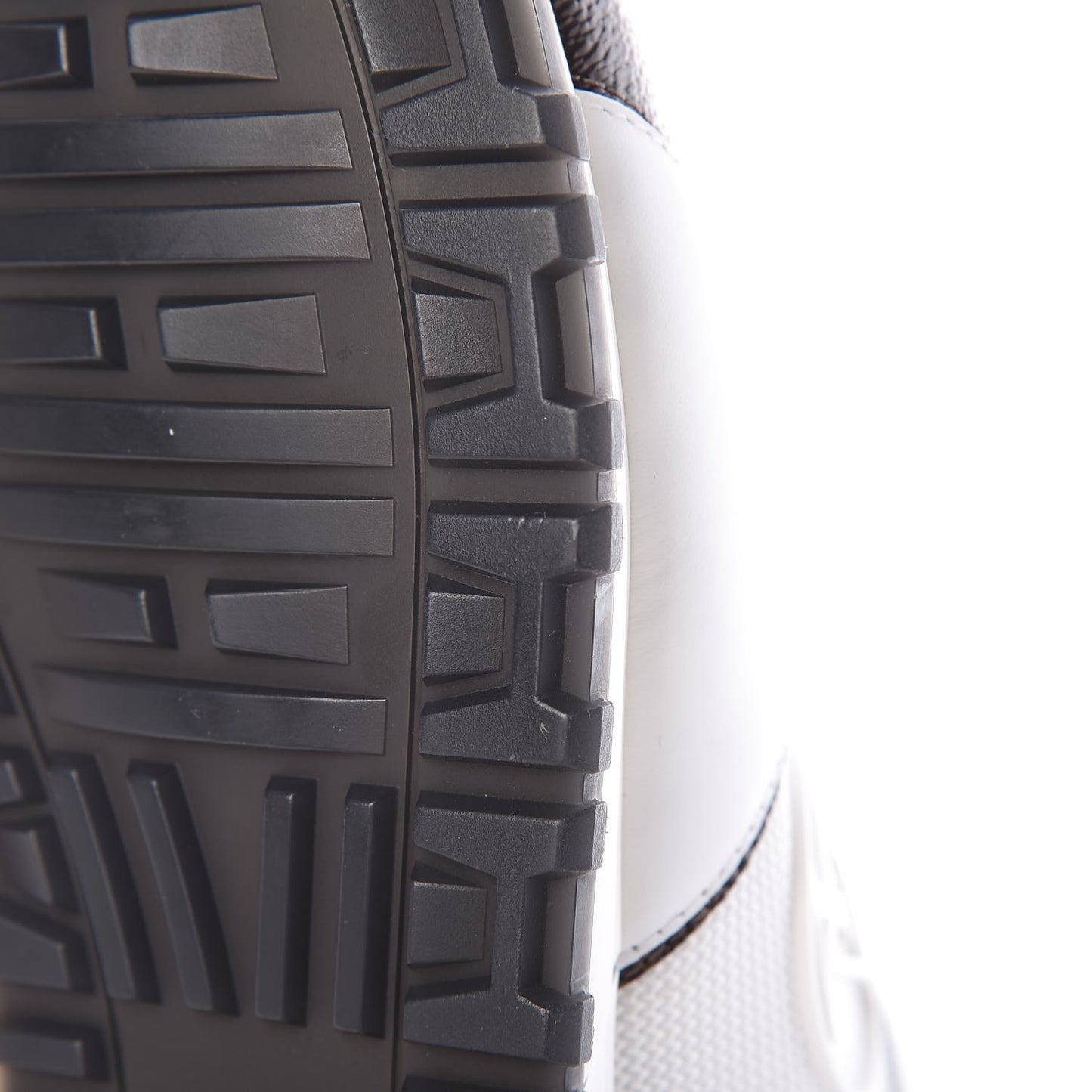 Calfskin Monogram Run Away Sneakers 40 White
