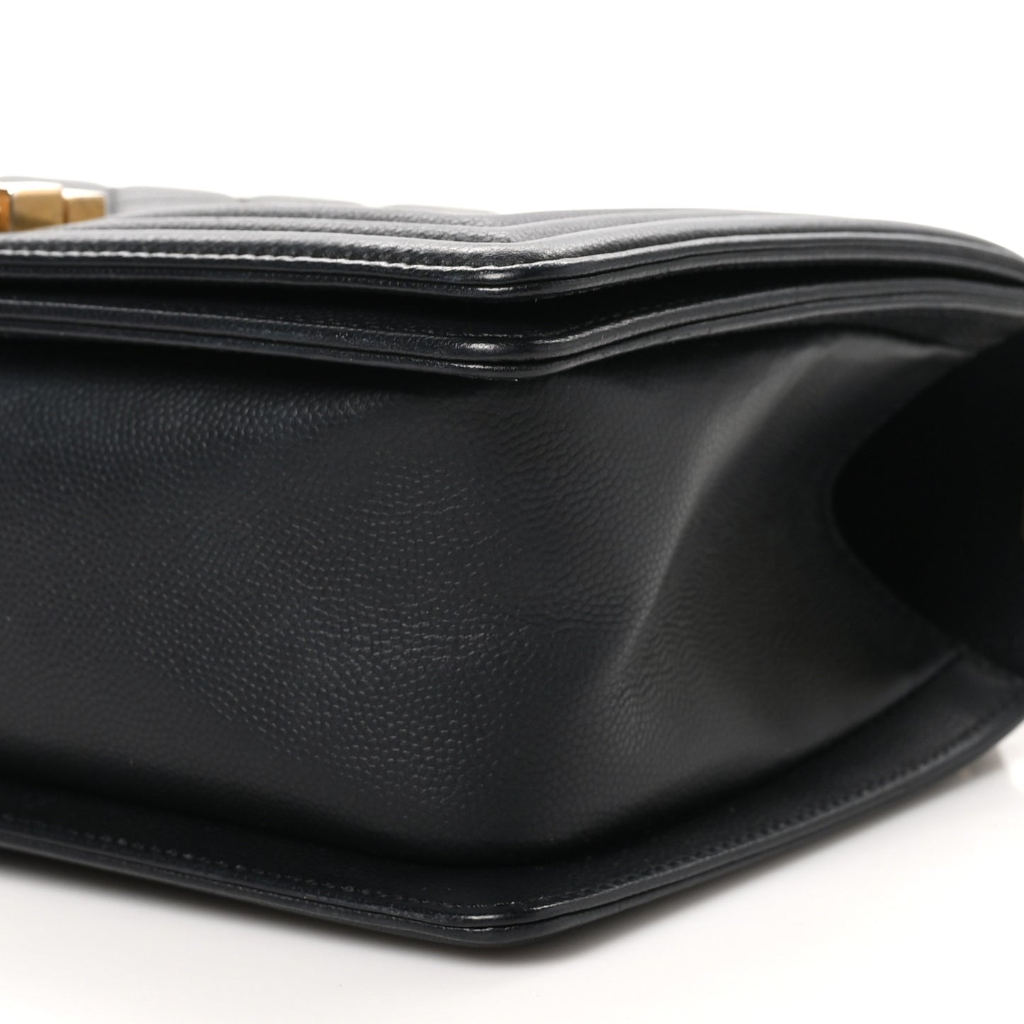 Caviar Quilted Medium Boy Flap Black