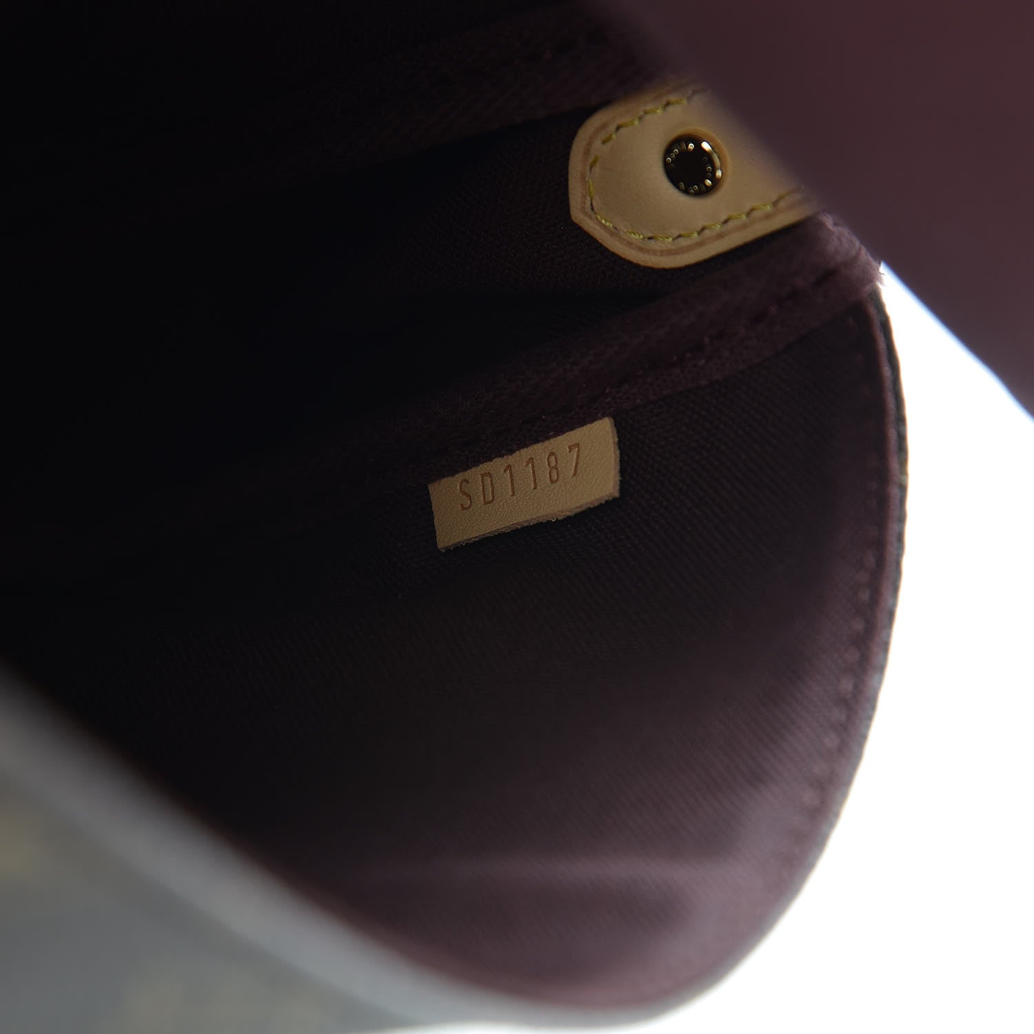 Louis Vuitton Monogram Favorite MM 18 of 19