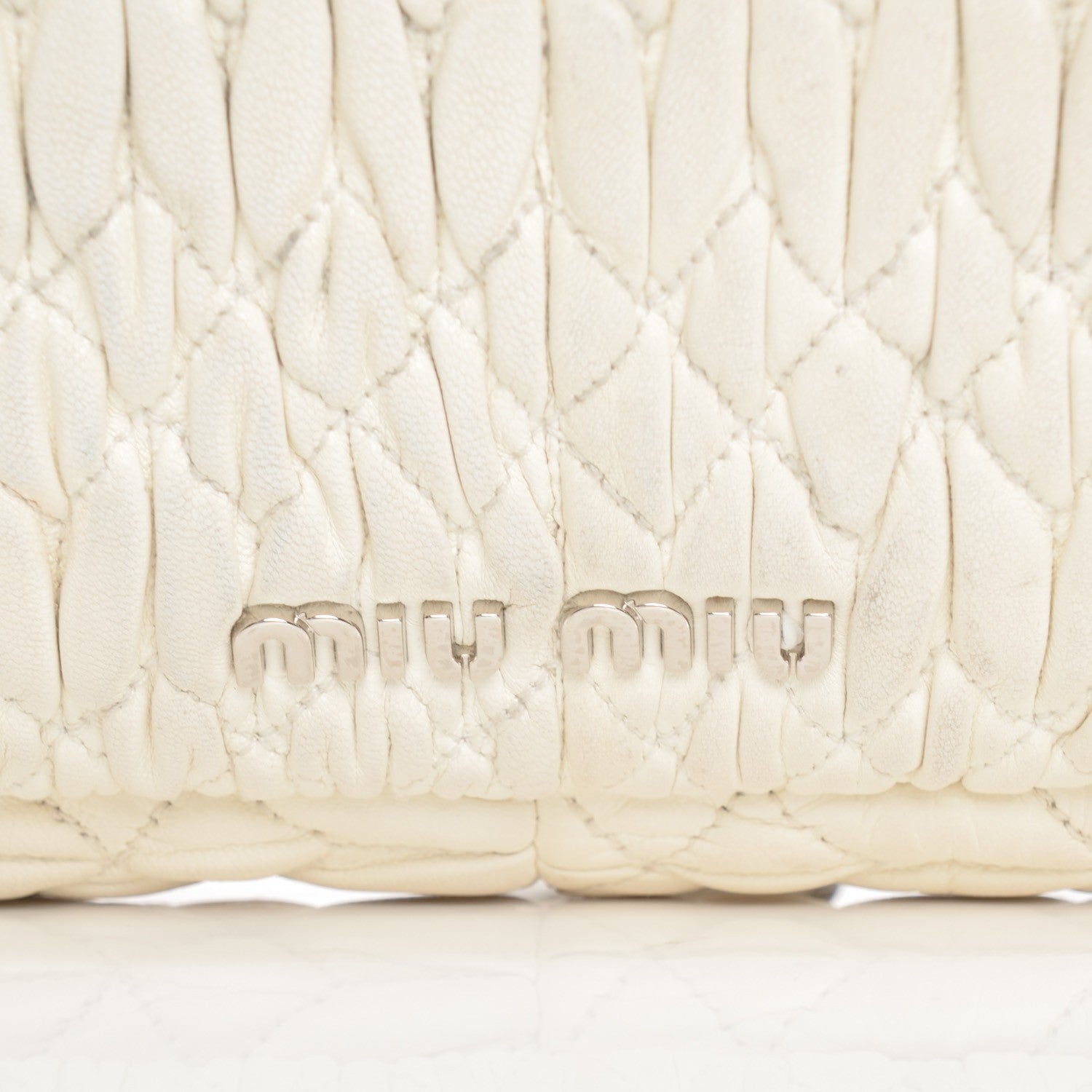 Miu Miu Nappa Matelasse Crystal Flap Clutch Bianco 7 of 10