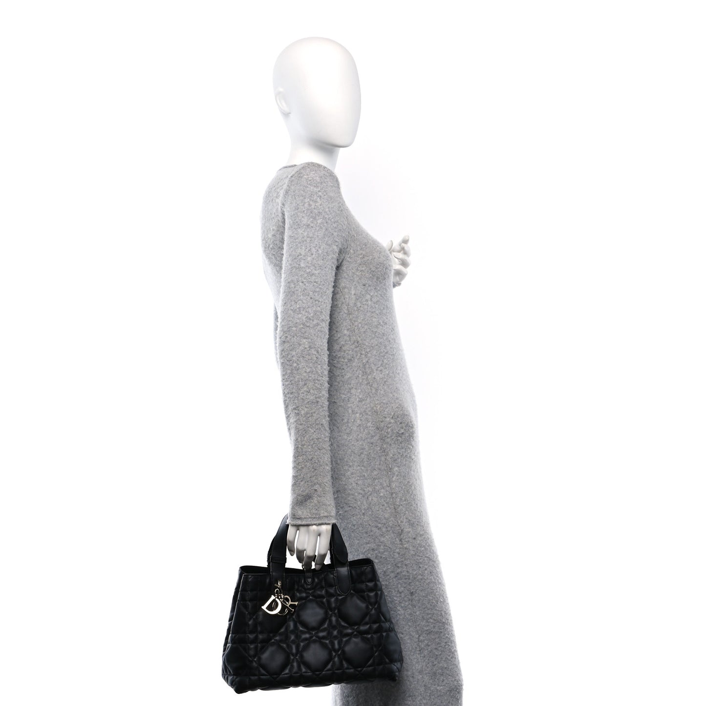 Calfskin Macrocannage Medium Toujours Black
