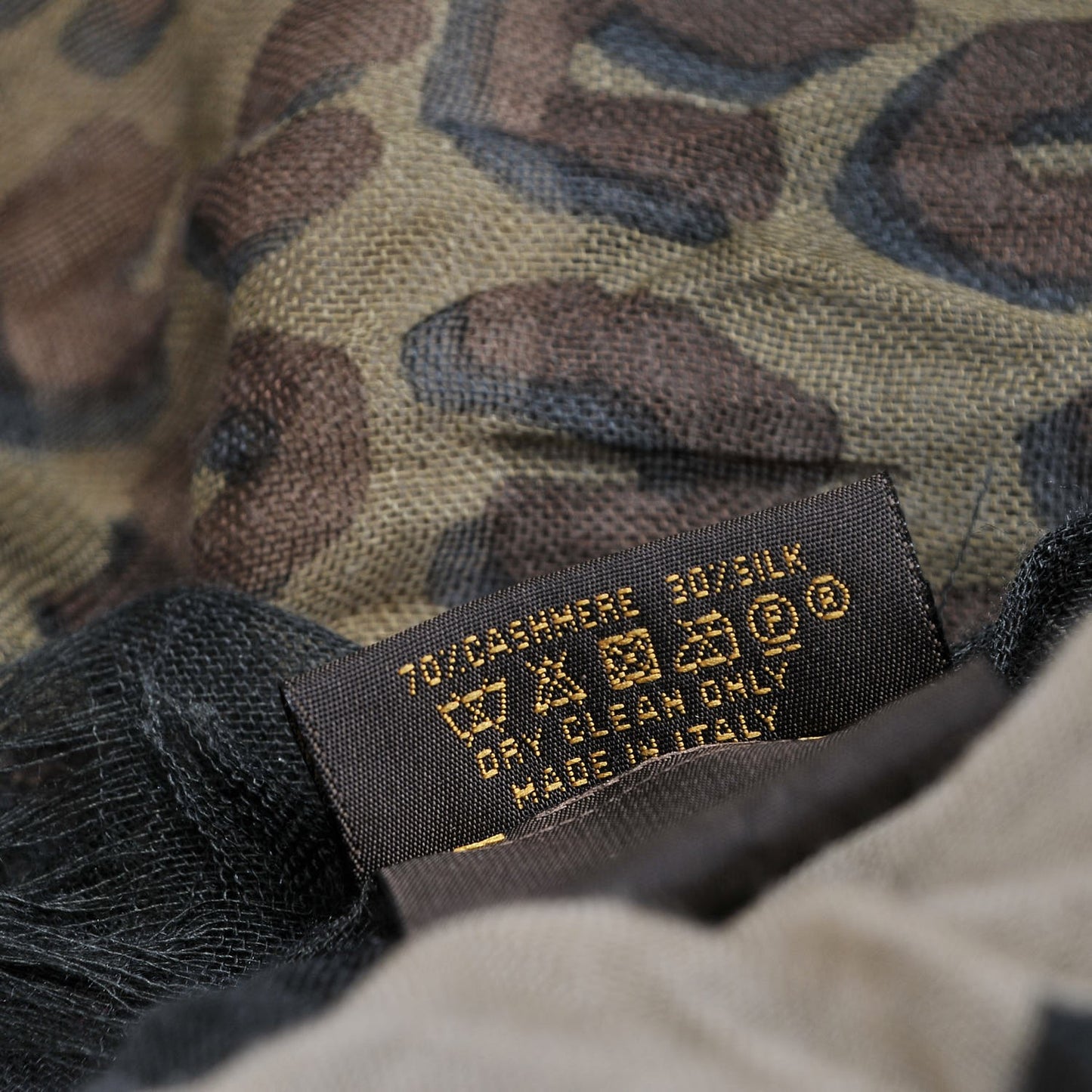 Cashmere Silk Leopard V Stole Kaki Vanilla